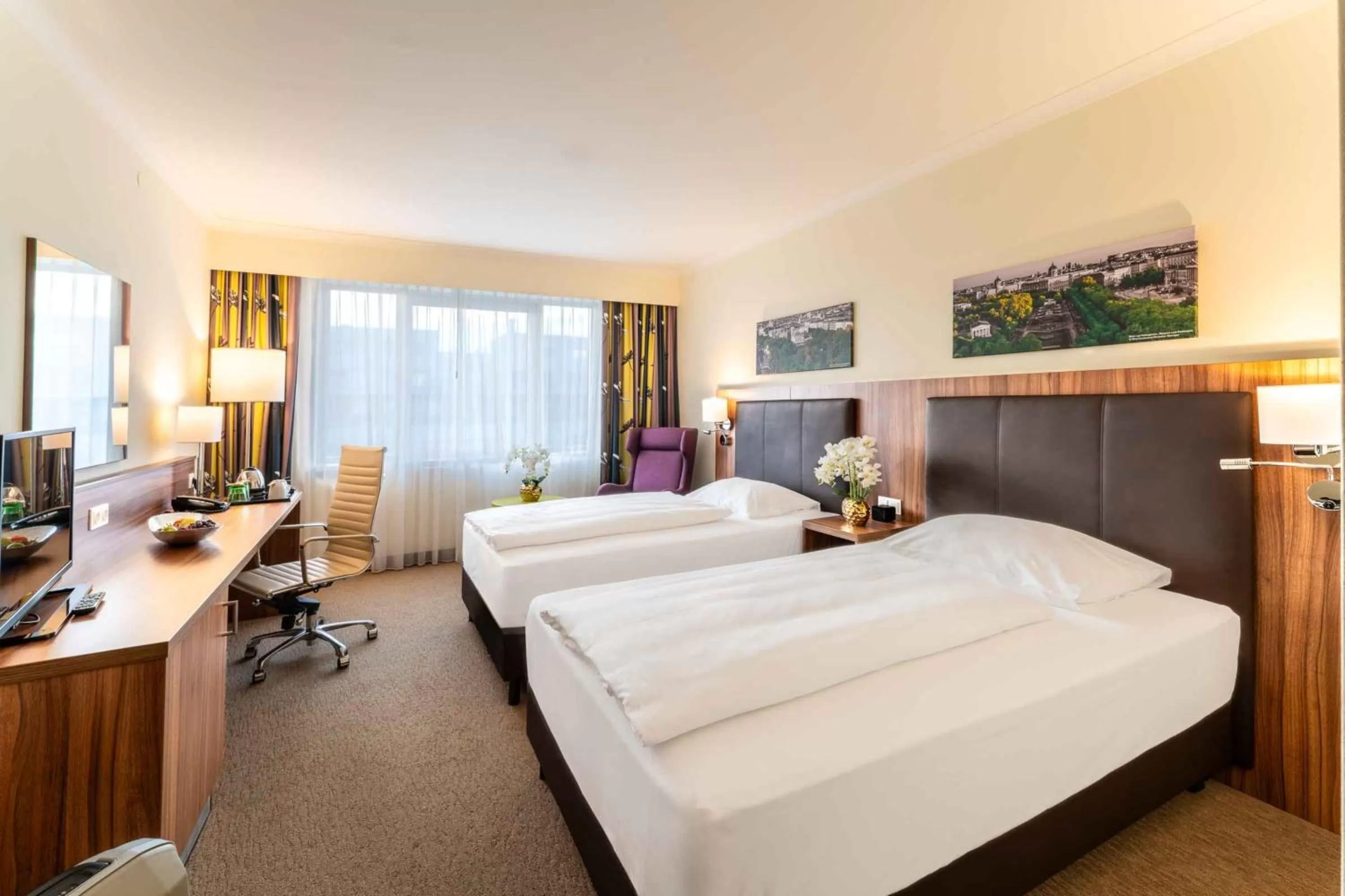 Photo of the whole room, Bed in PLAZA Premium Wien