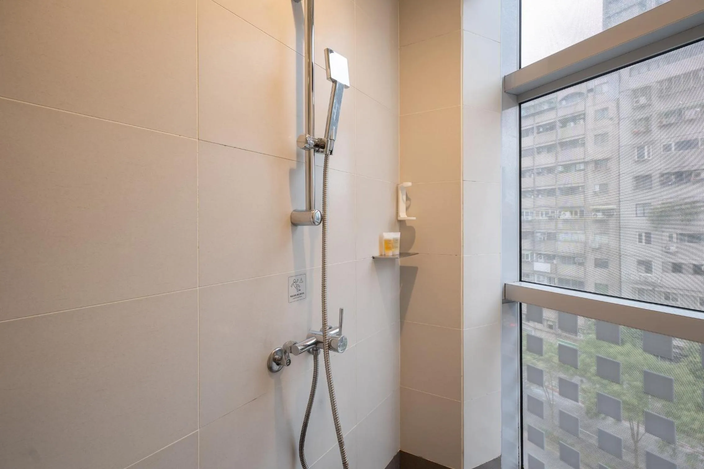 Shower in CHECK inn Taipei Xinyi