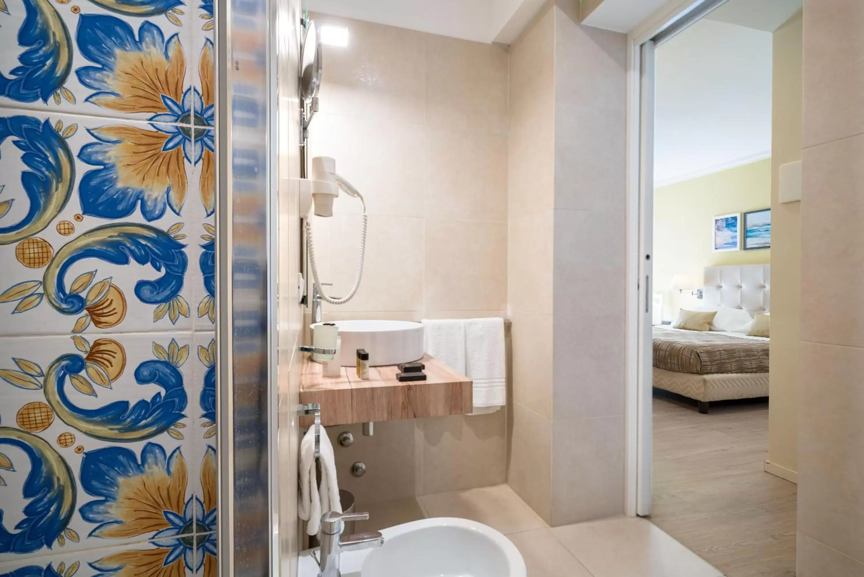 Photo of the whole room, Bathroom in Hotel Rivage Taormina