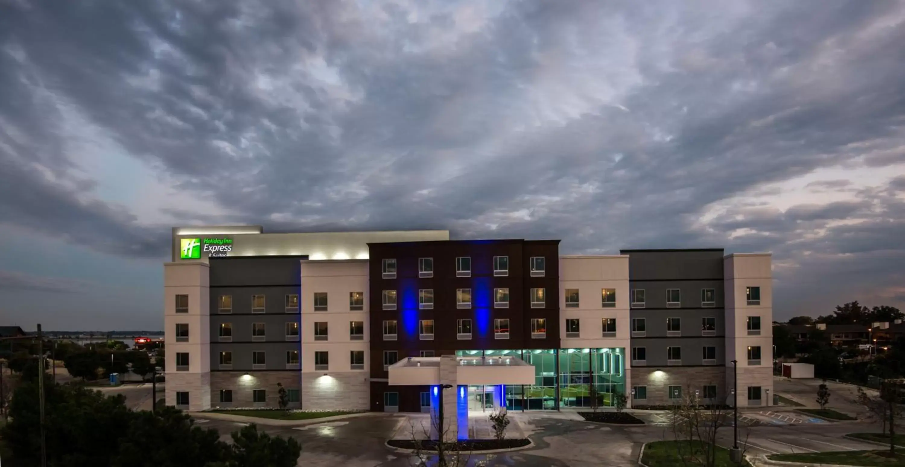 Property Building in Holiday Inn Express & Suites Garland E - Lake Hubbard I30, an IHG Hotel
