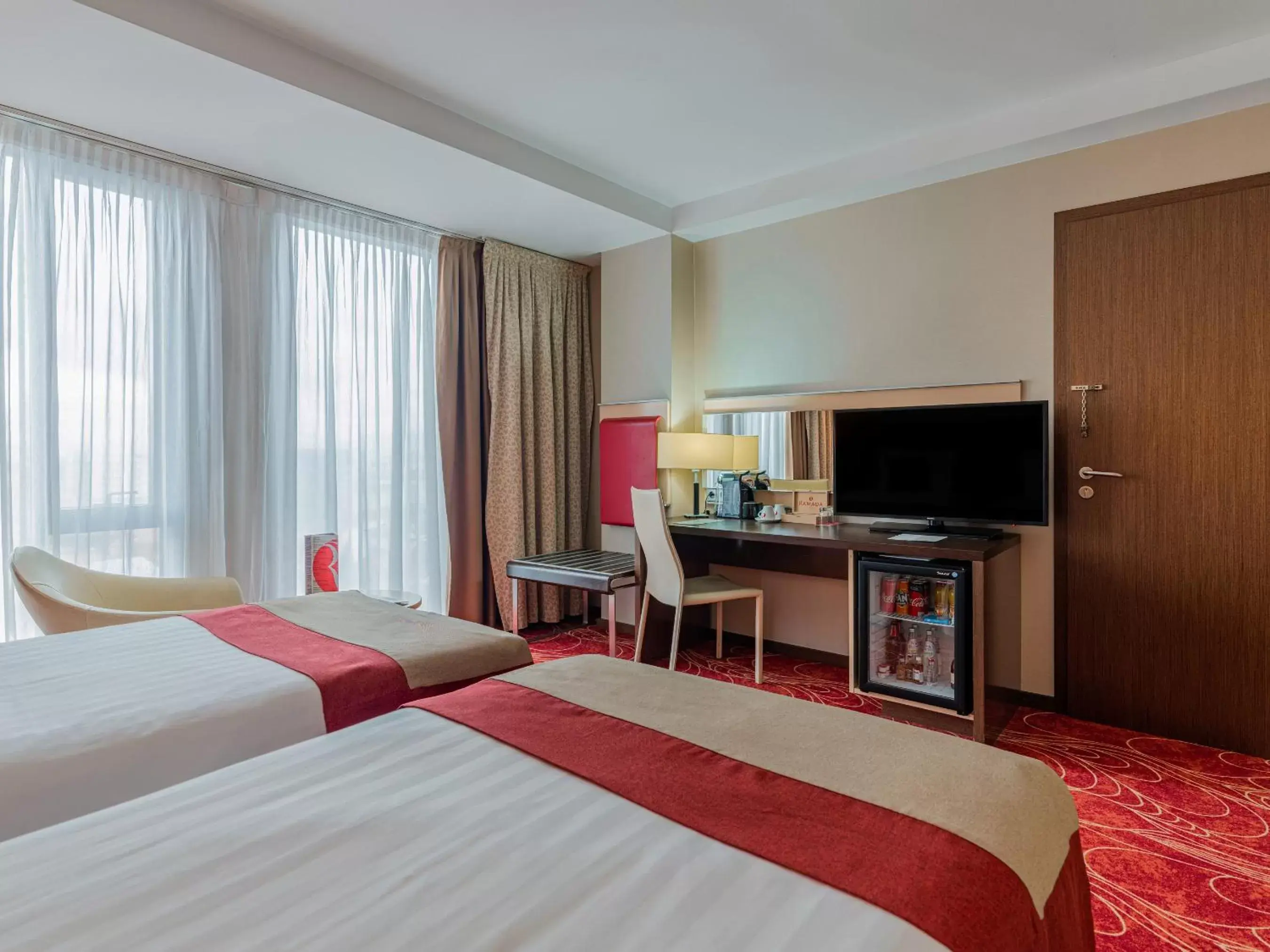 TV and multimedia, Bed in Ramada Sibiu Hotel