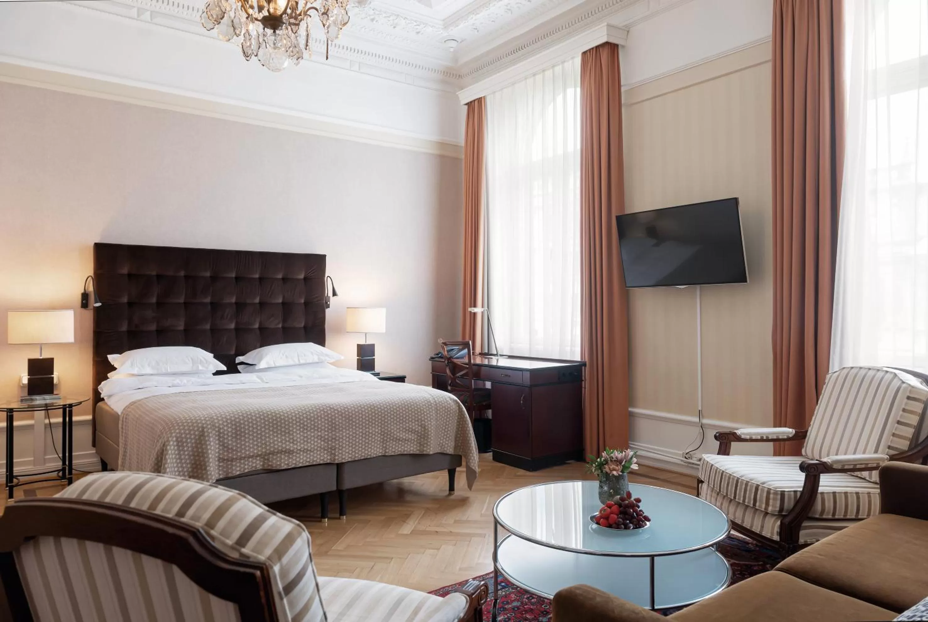 Photo of the whole room, Bed in Elite Plaza Hotel