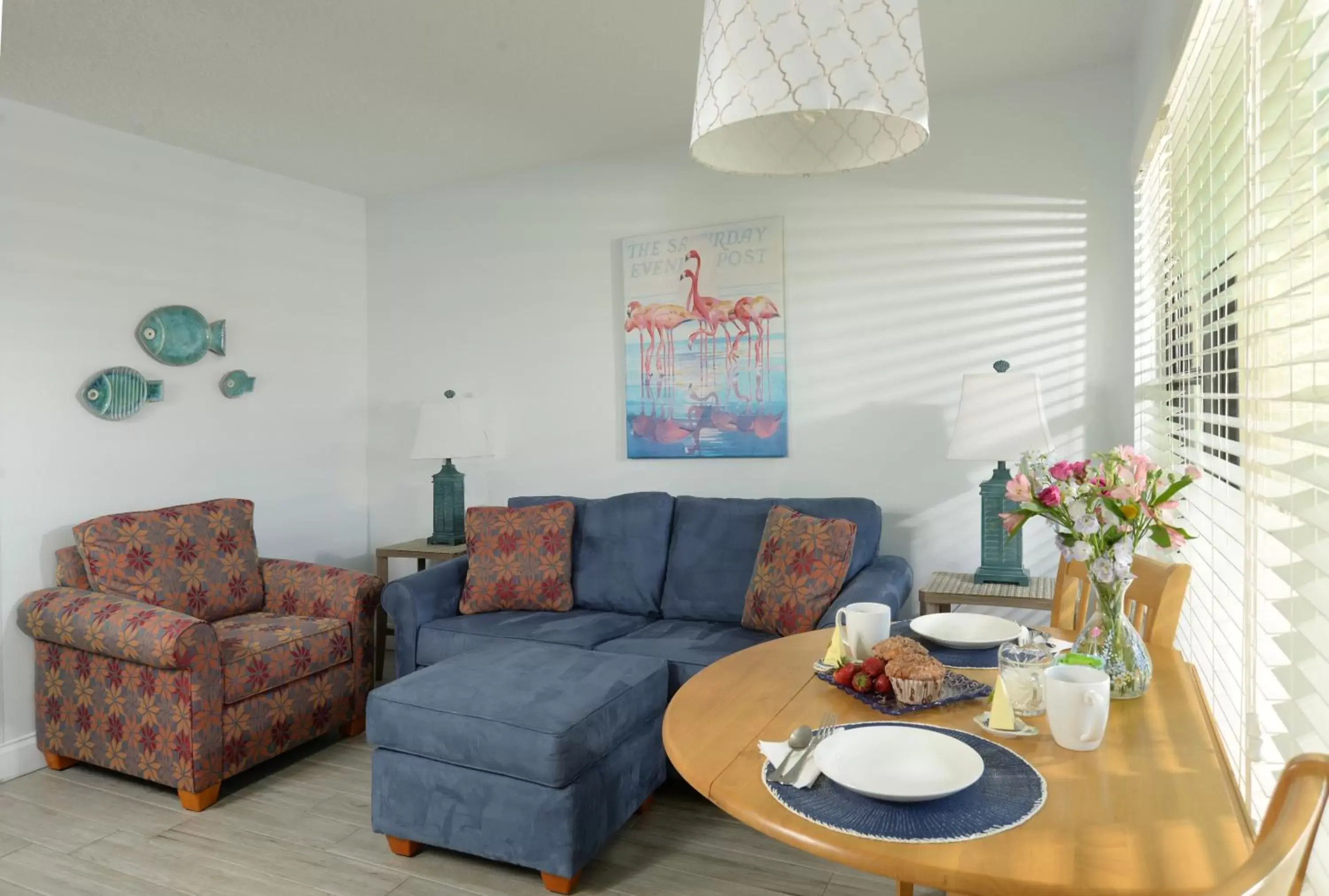 Living room, Seating Area in Tuckaway Shores Resort