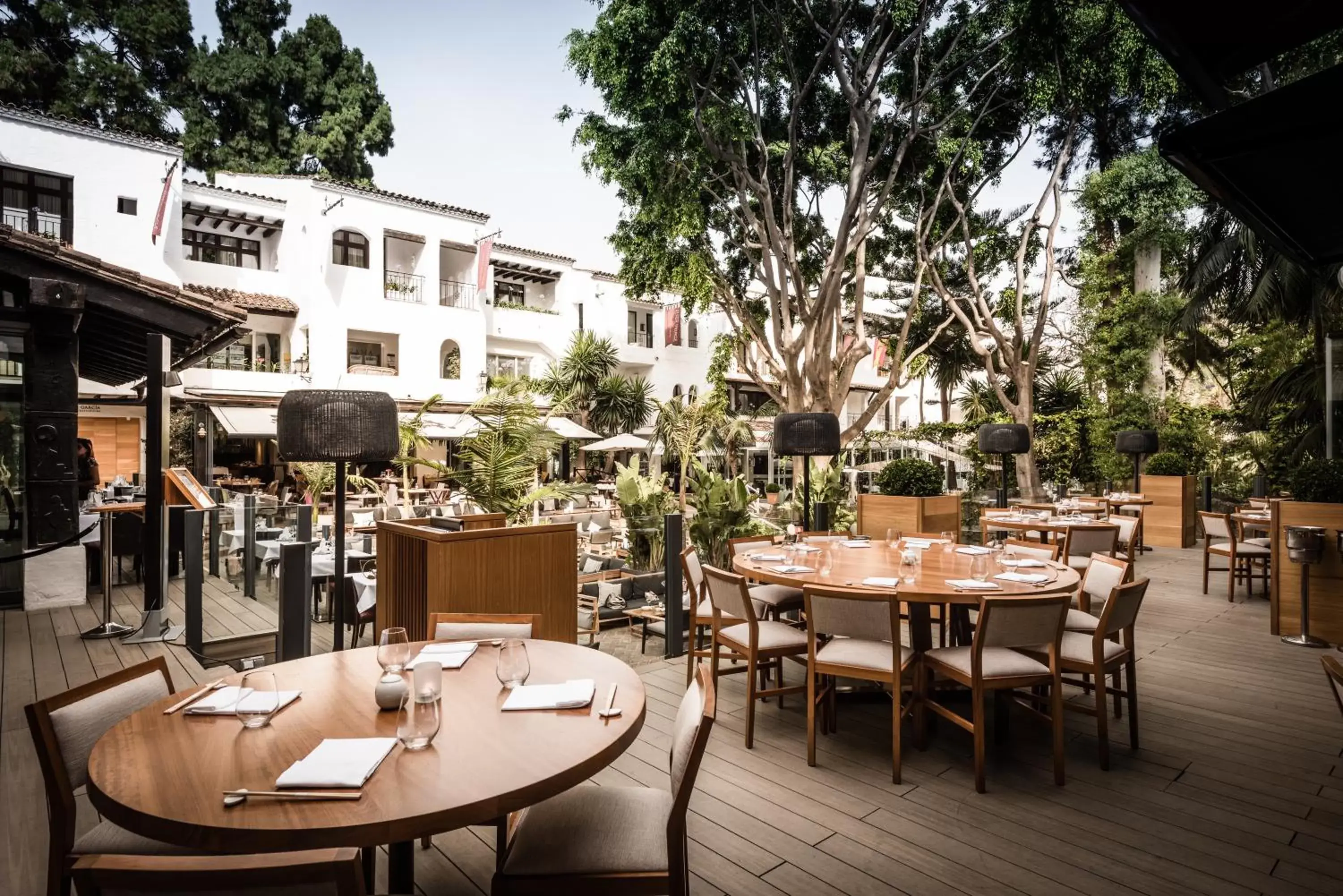 Restaurant/Places to Eat in Puente Romano Beach Resort