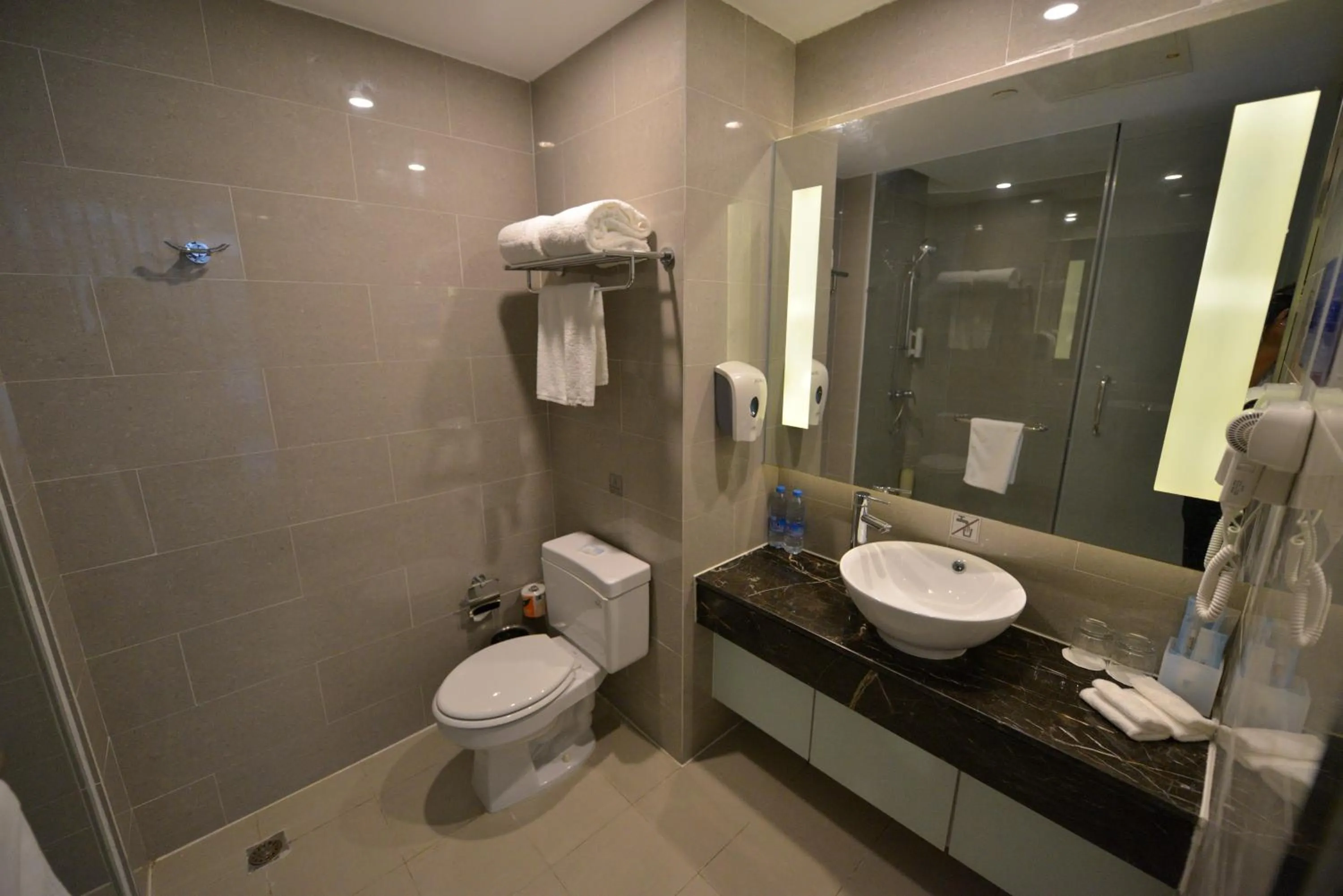 Toilet in Holiday Inn Express Weihai Hi-Tech Zone by IHG