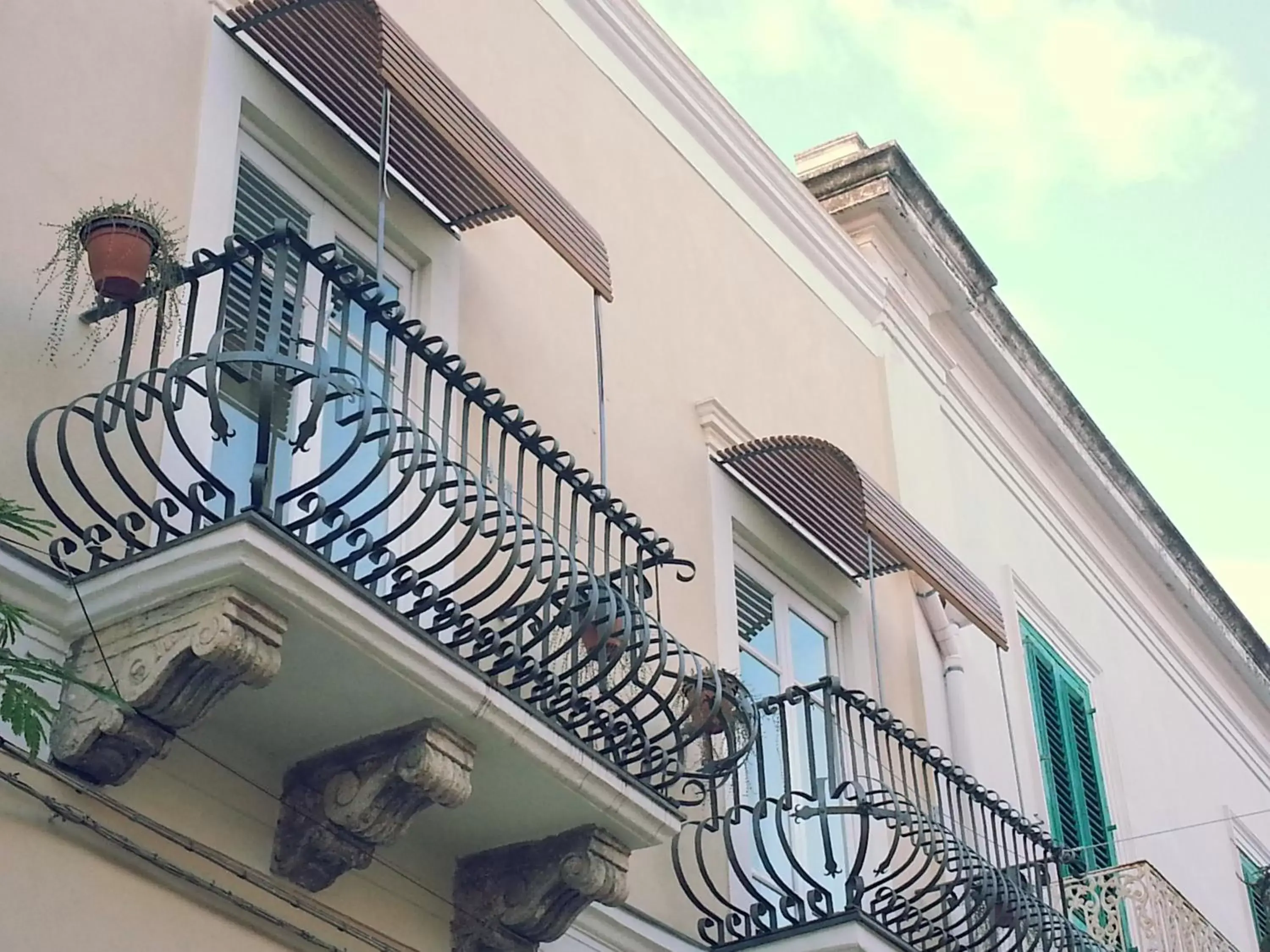 Facade/entrance, Balcony/Terrace in B&B Re Umberto