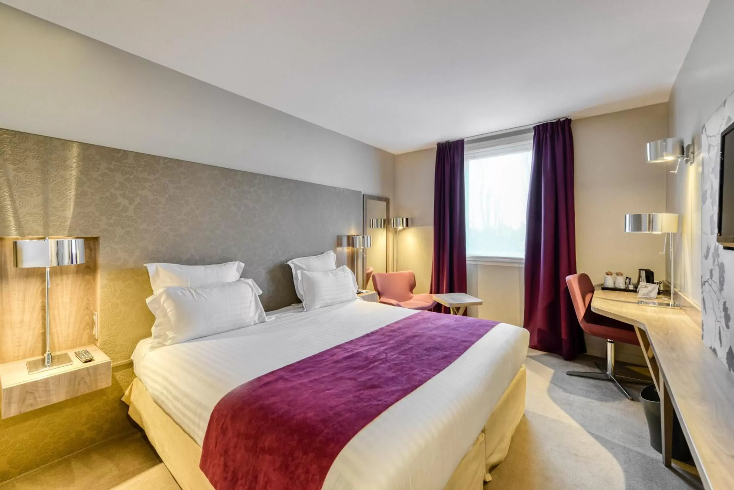 Bed in Best Western Plus Paris Velizy