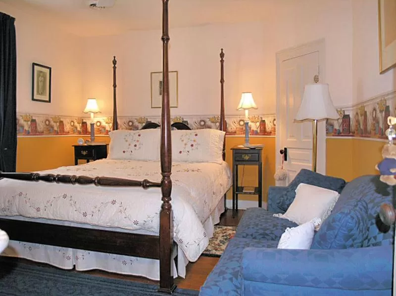 Bed in Terrell House B&B