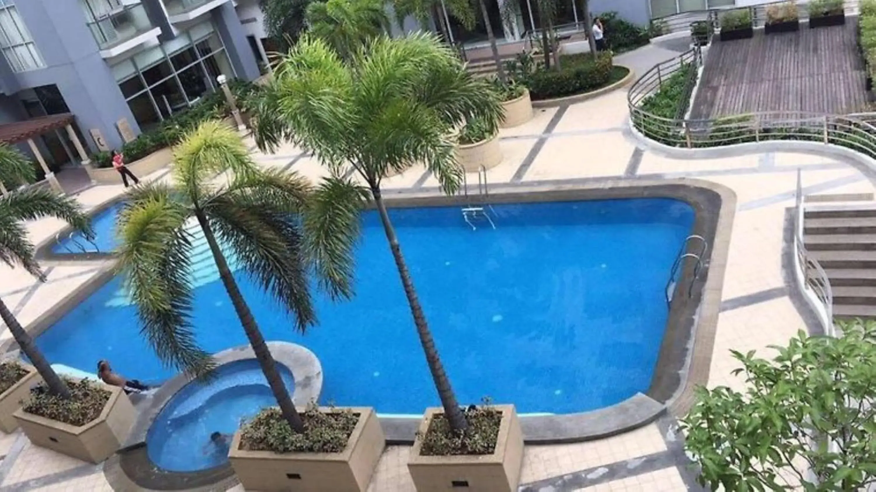 Property building, Pool View in Del's Condotel