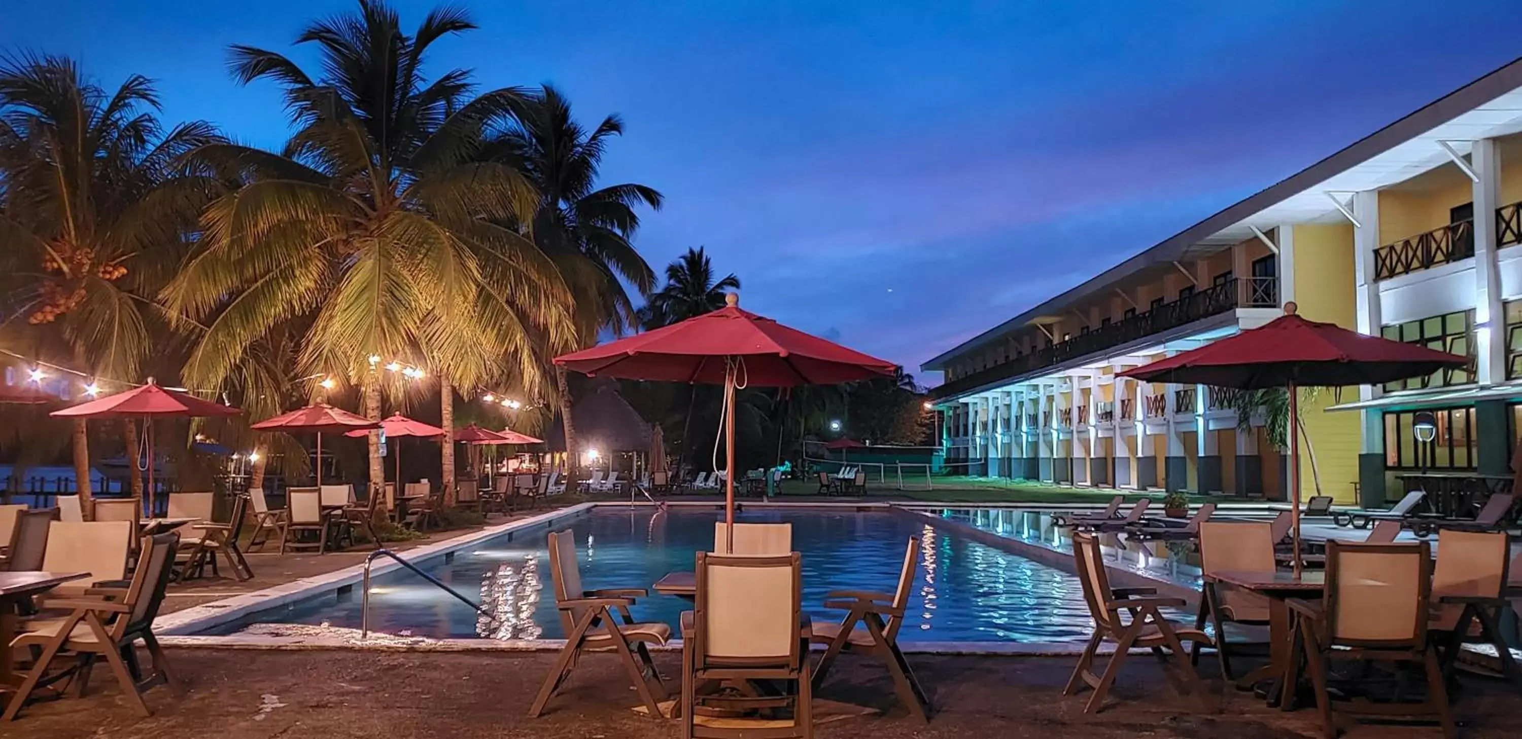 Swimming Pool in Playa Tortuga Hotel and Beach Resort