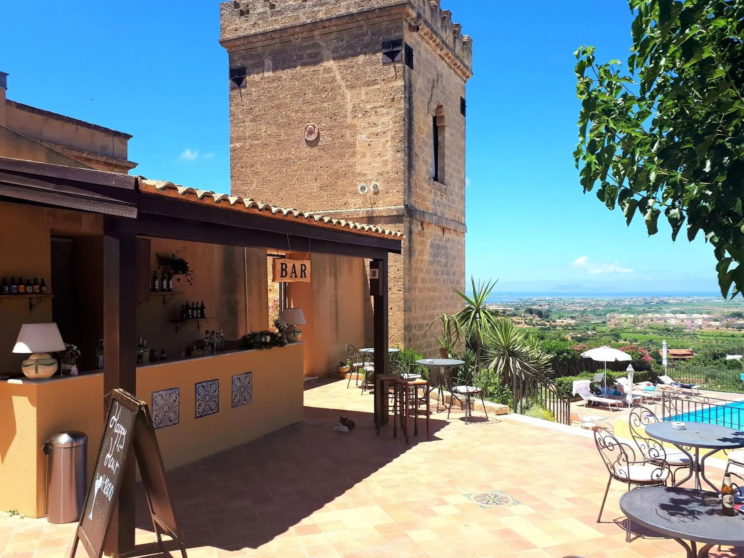 Lounge or bar in Hotel Baglio Oneto dei Principi di San Lorenzo - Luxury Wine Resort