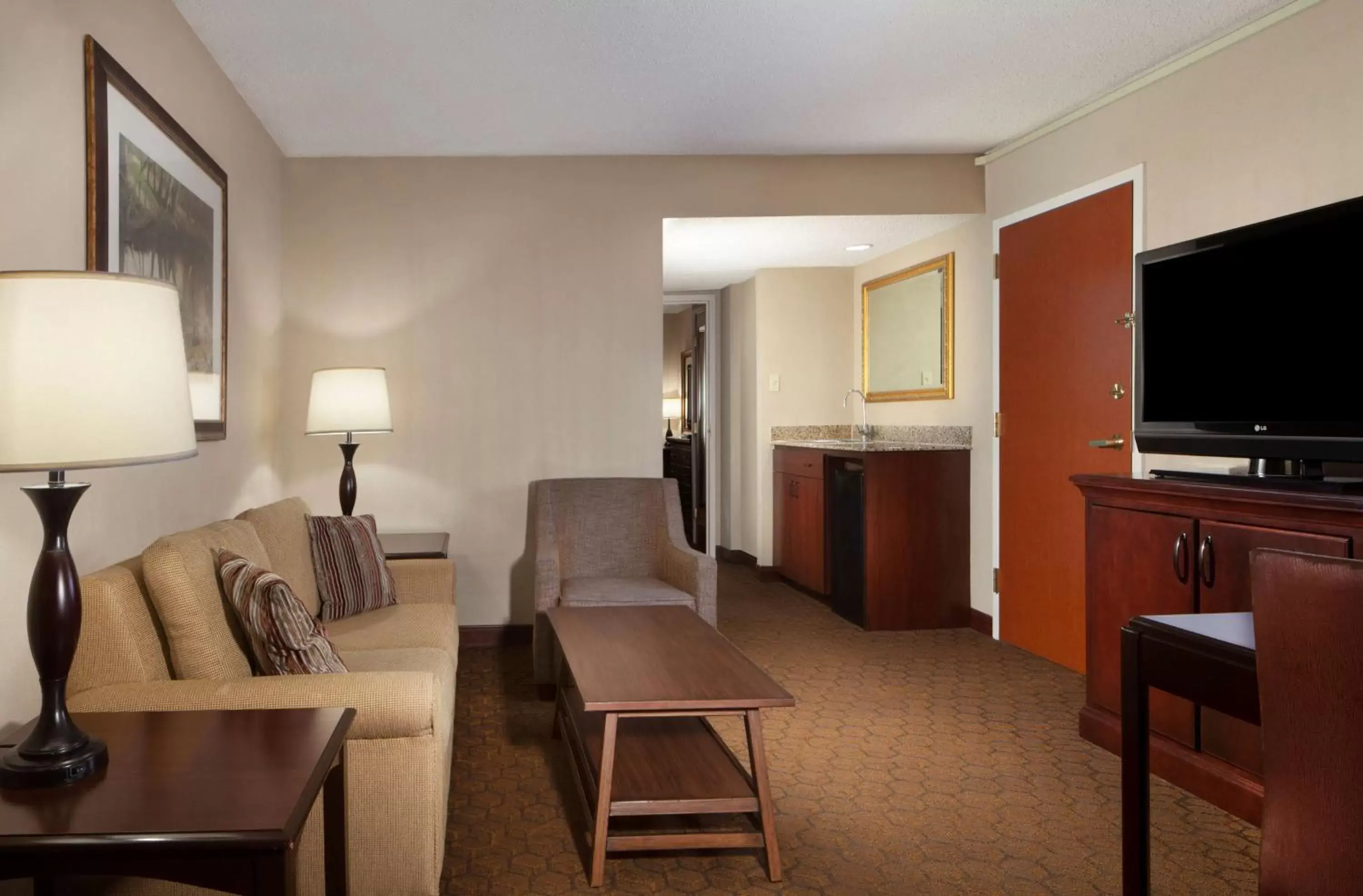 Living room, Seating Area in Embassy Suites by Hilton Dallas Near the Galleria