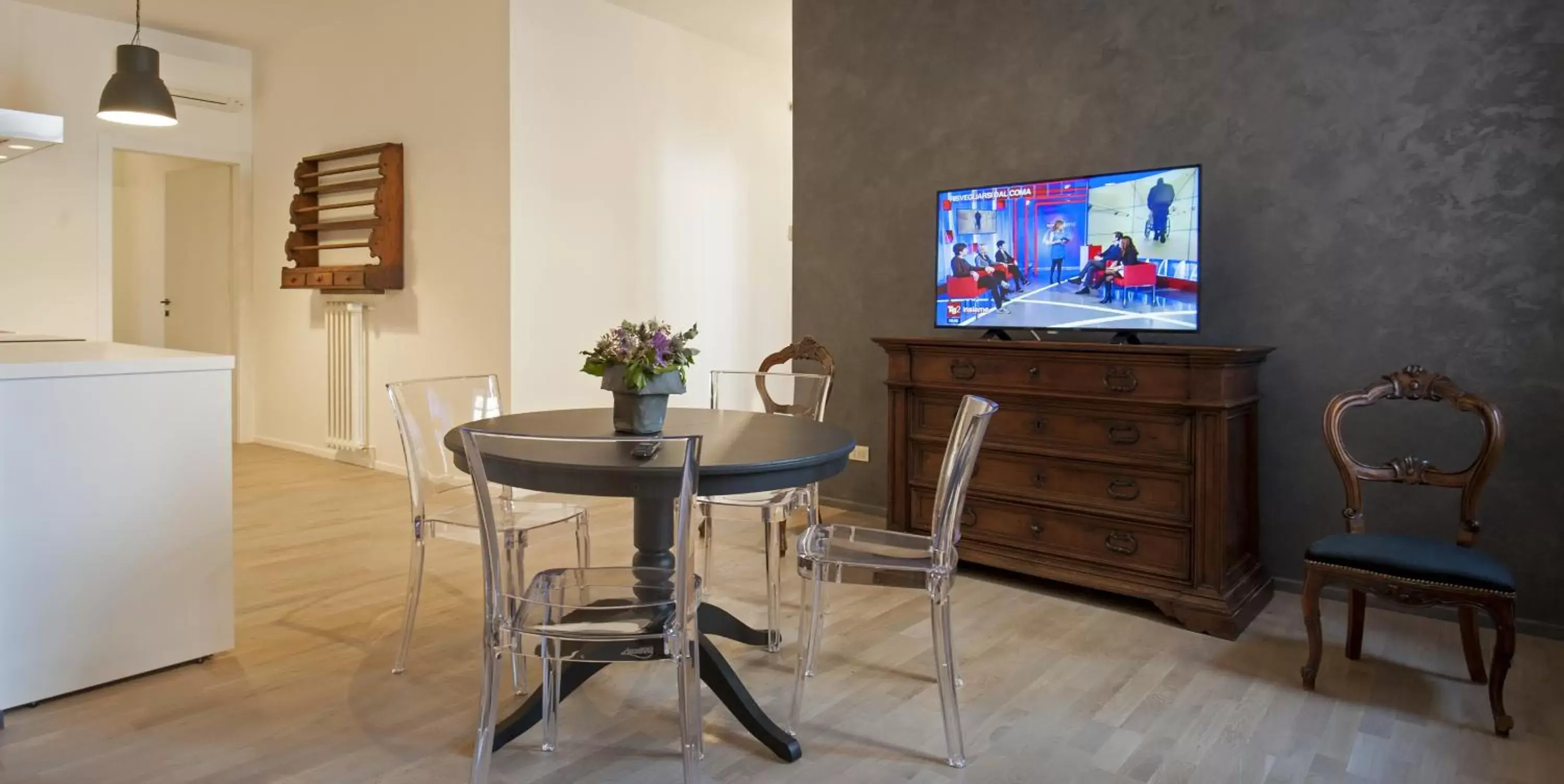 Living room, TV/Entertainment Center in Palazzo Dalla Rosa Prati