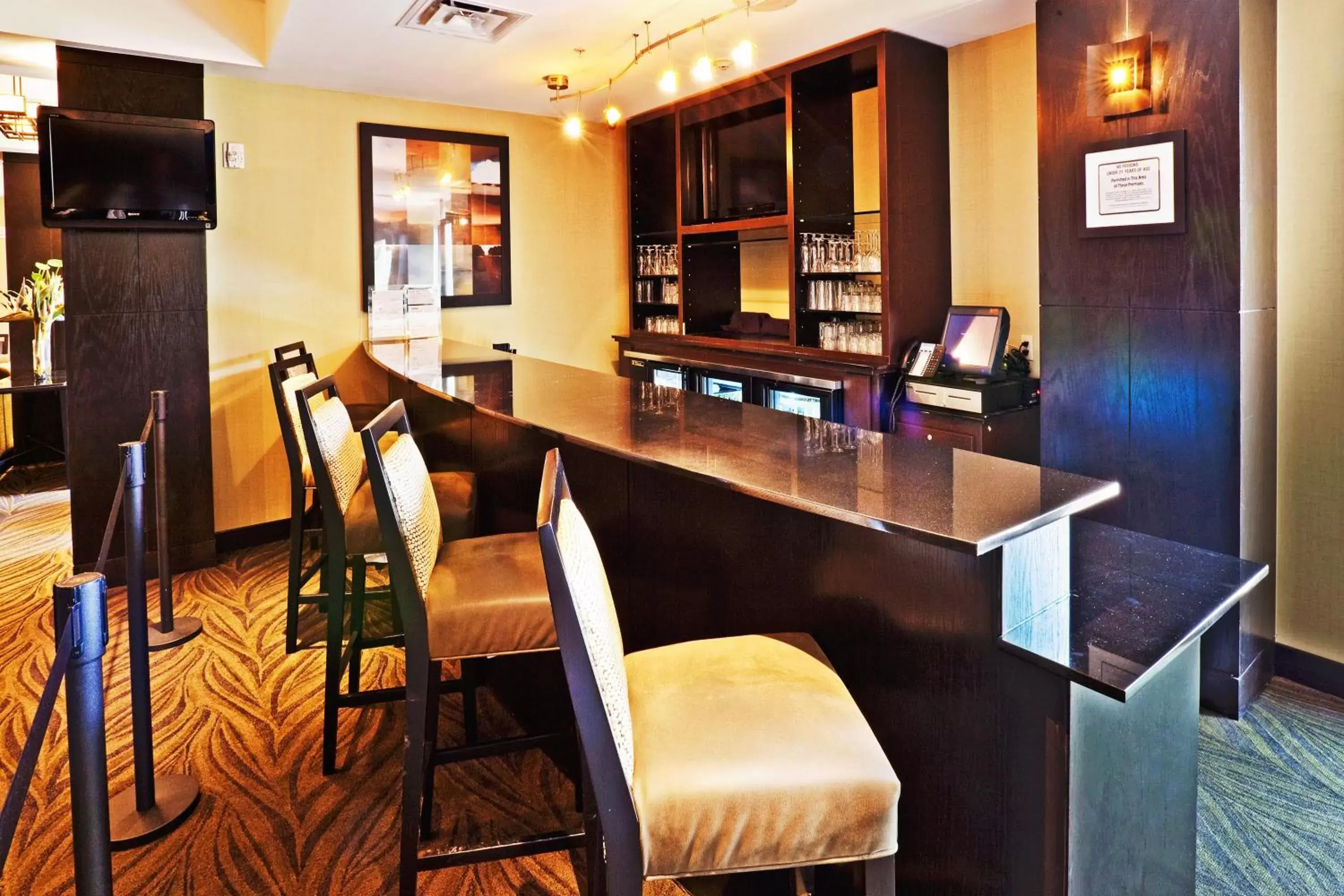 Lounge or bar, Lounge/Bar in Holiday Inn & Suites Stillwater-University West, an IHG Hotel