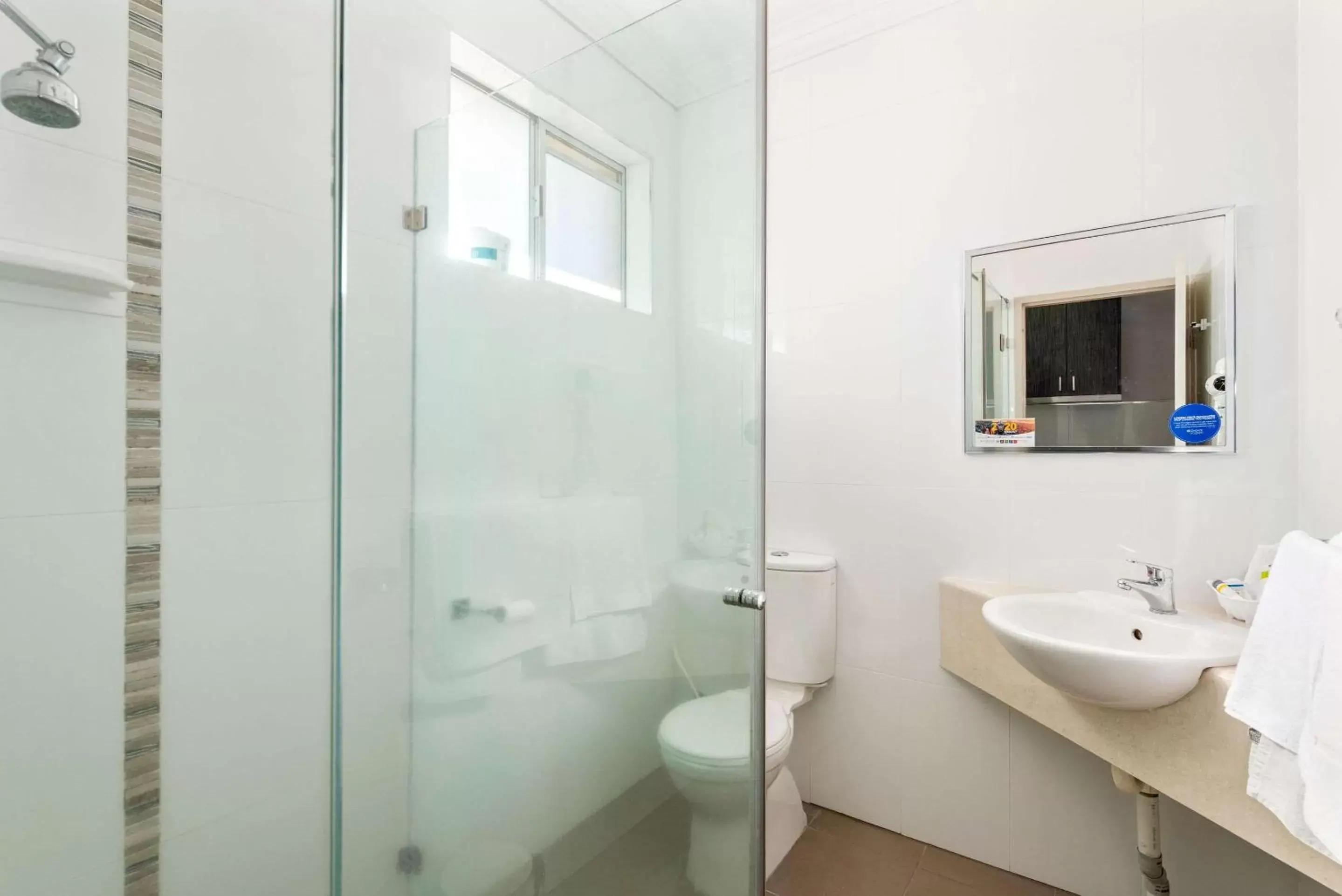 Bedroom, Bathroom in Econo Lodge Moree Spa Motor Inn