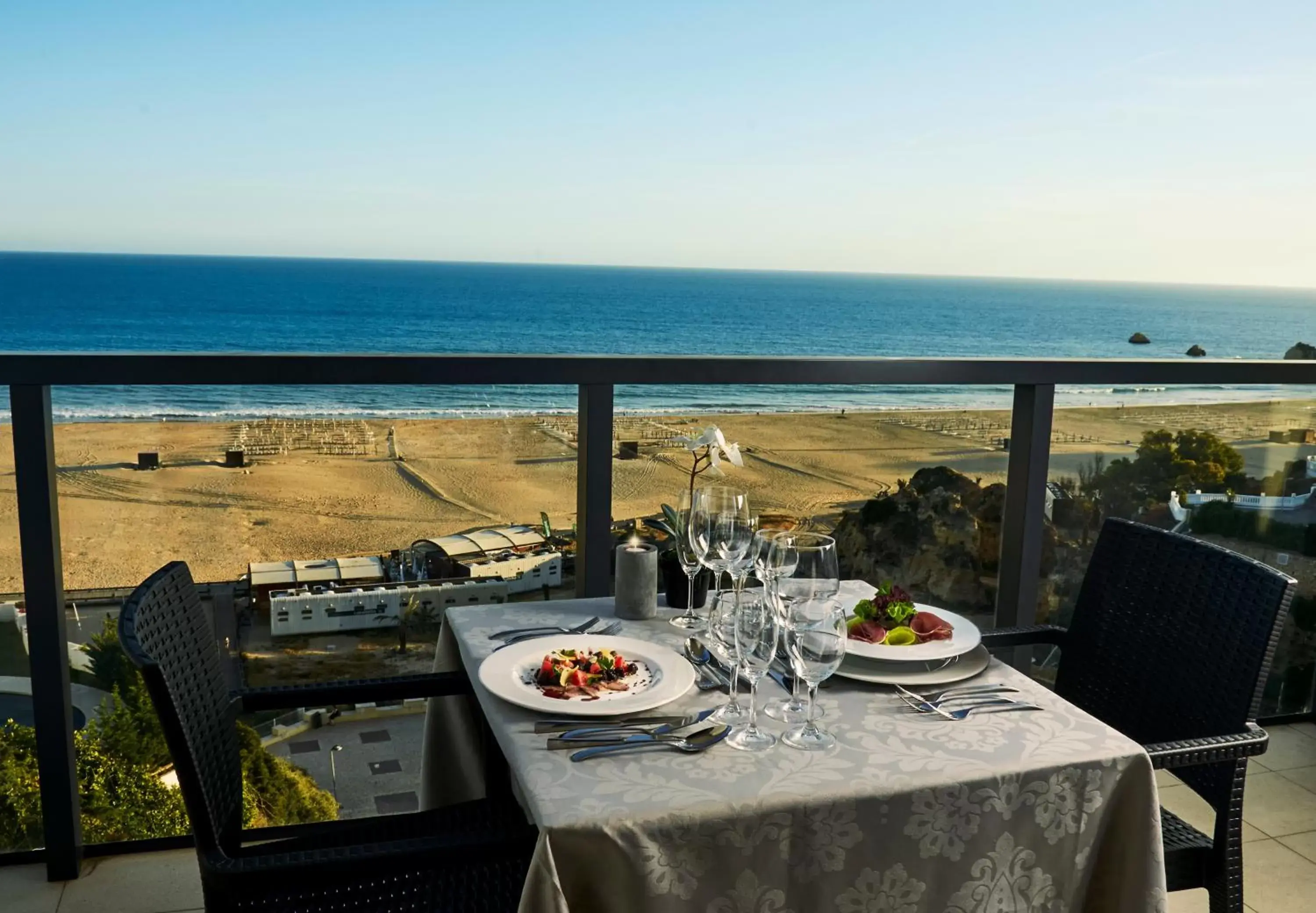 Sea view, Restaurant/Places to Eat in RR Hotel da Rocha