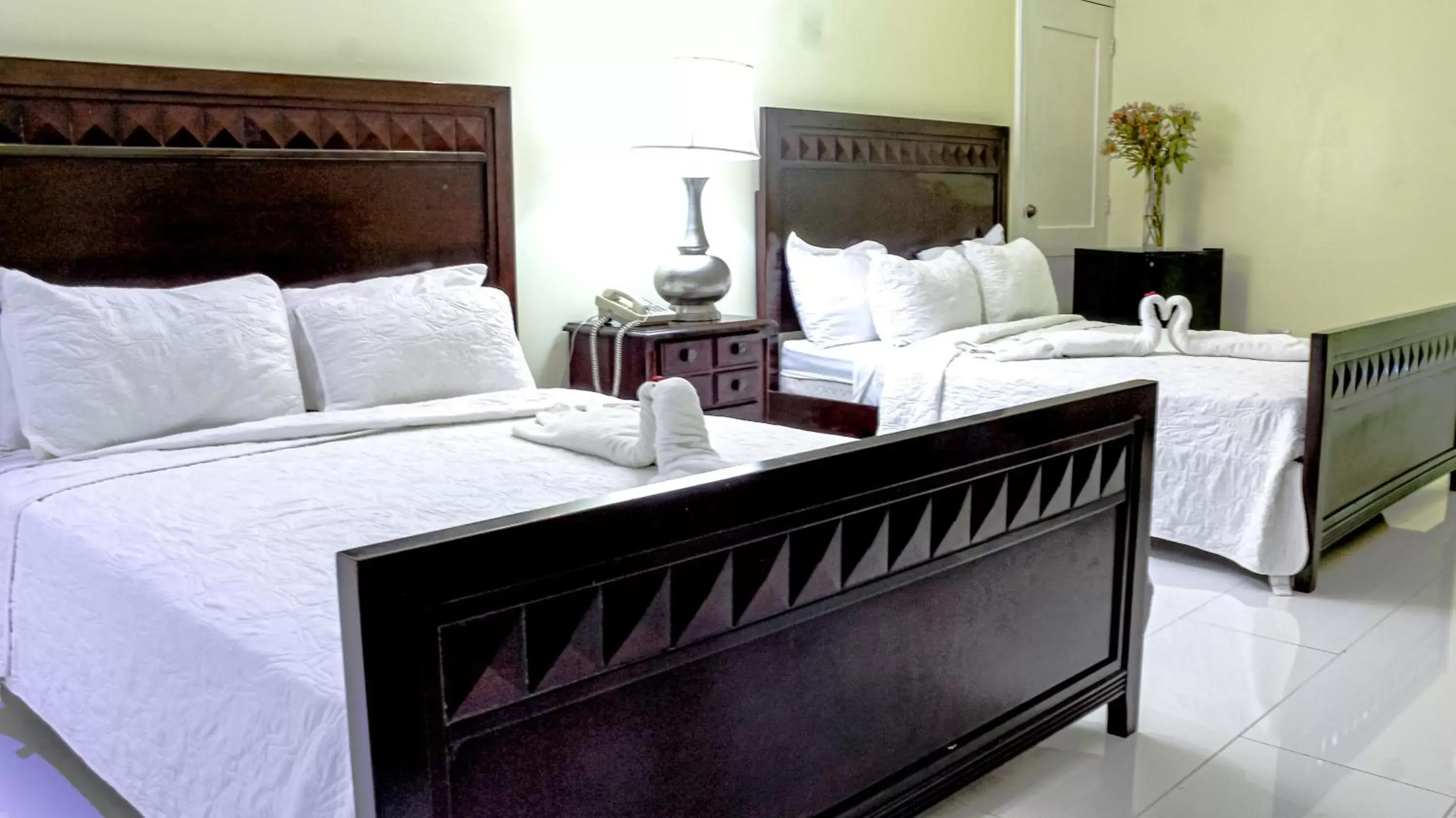 Deluxe Double Room in Golden House Hotel & Convention Center Deluxe Double Room in Golden House Hotel & Convention Center