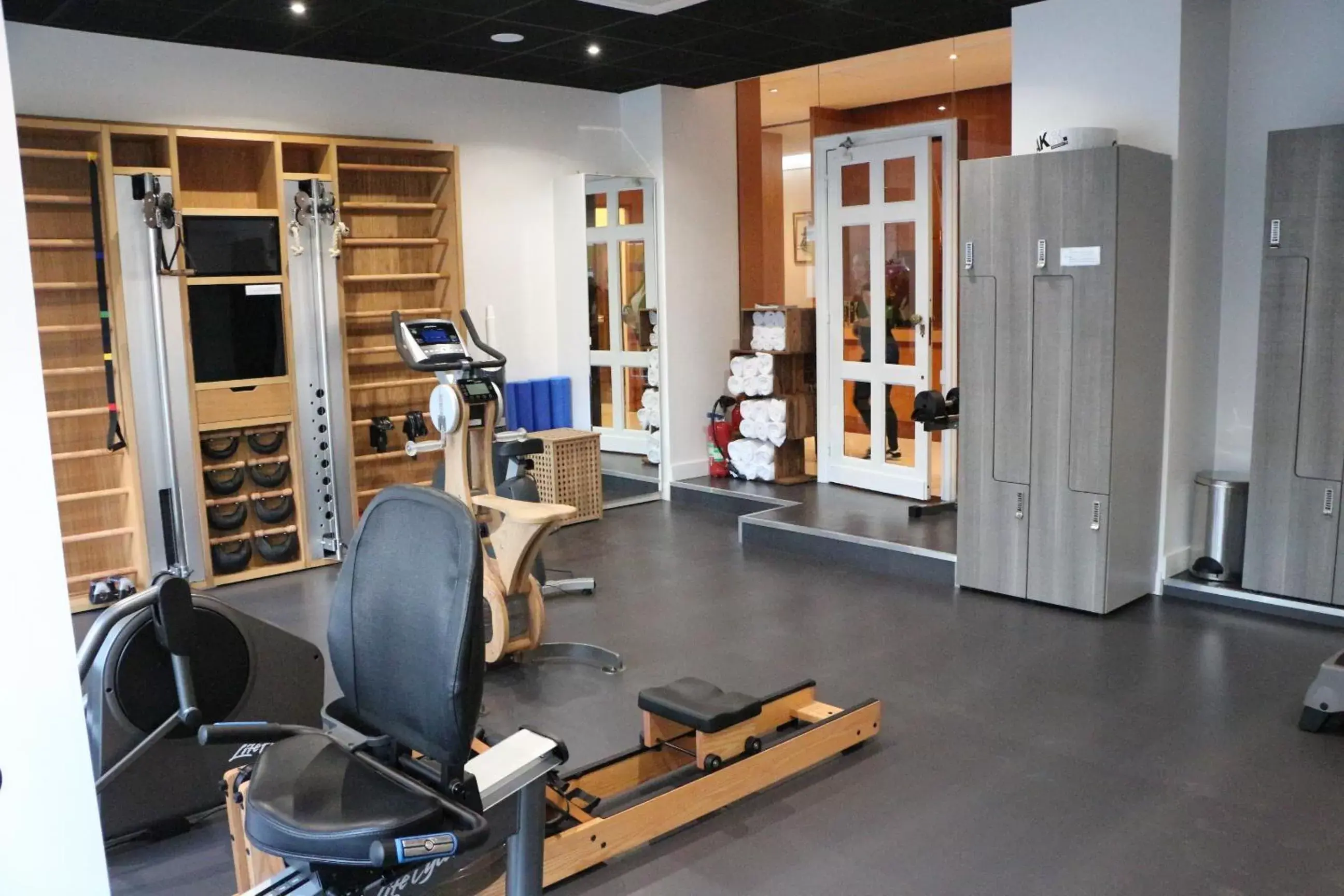 Fitness centre/facilities in Splendid Hotel & Spa Nice Fitness centre/facilities in Splendid Hotel & Spa Nice