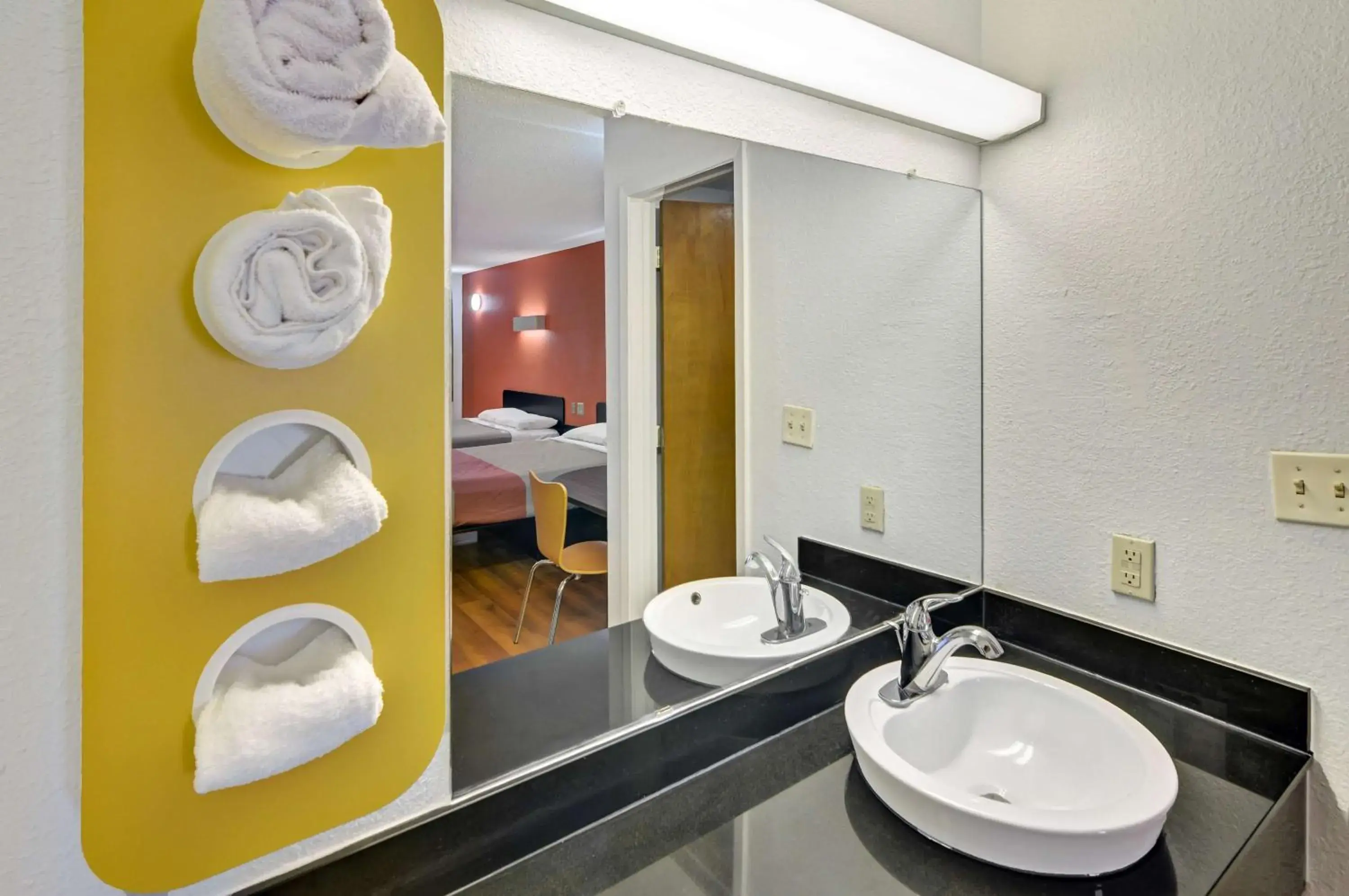 King Room - Smoking in Motel 6-Lindale, TX King Room - Smoking in Motel 6-Lindale, TX