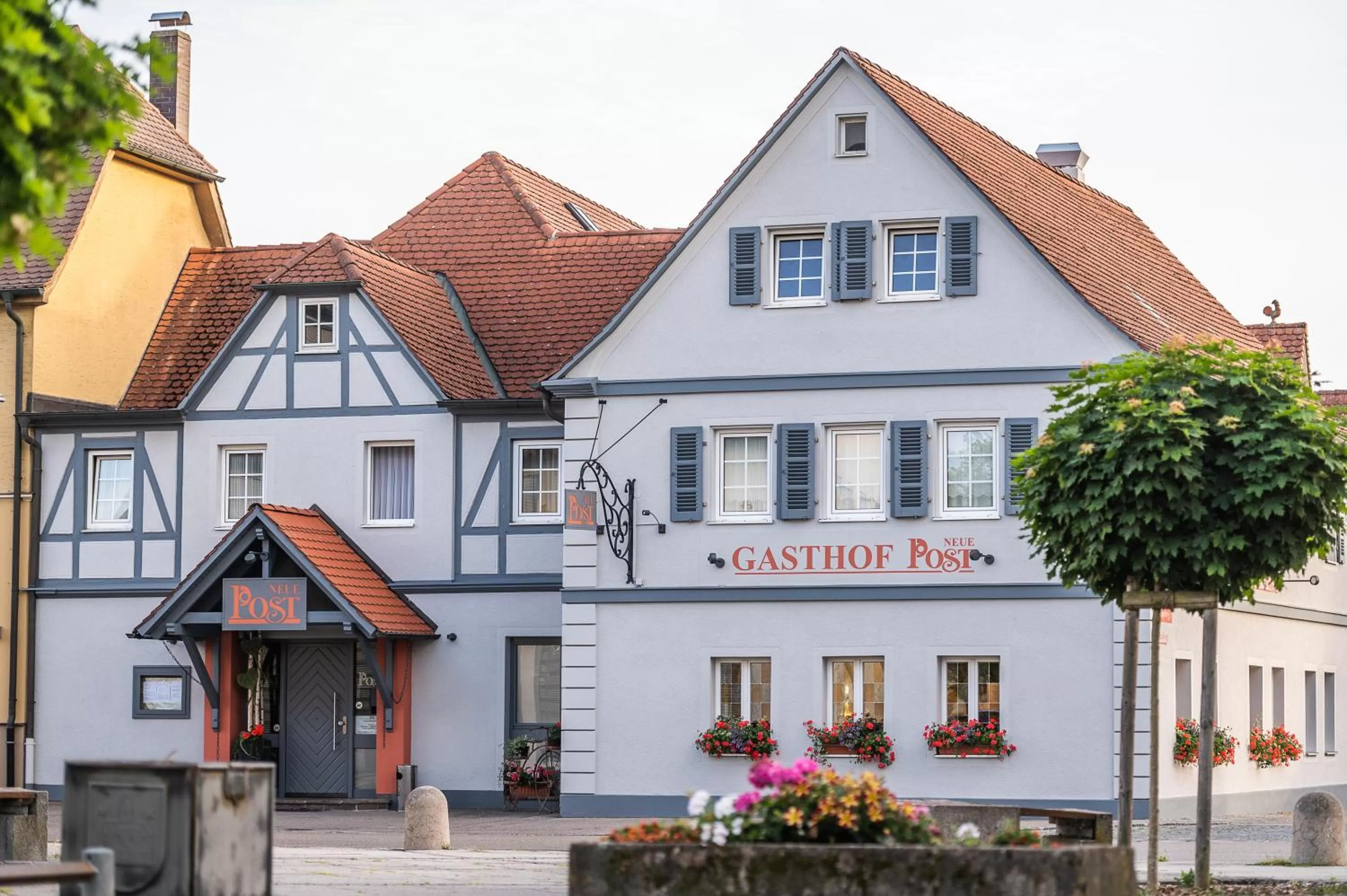 Property building in Hotel-Gasthof Neue Post