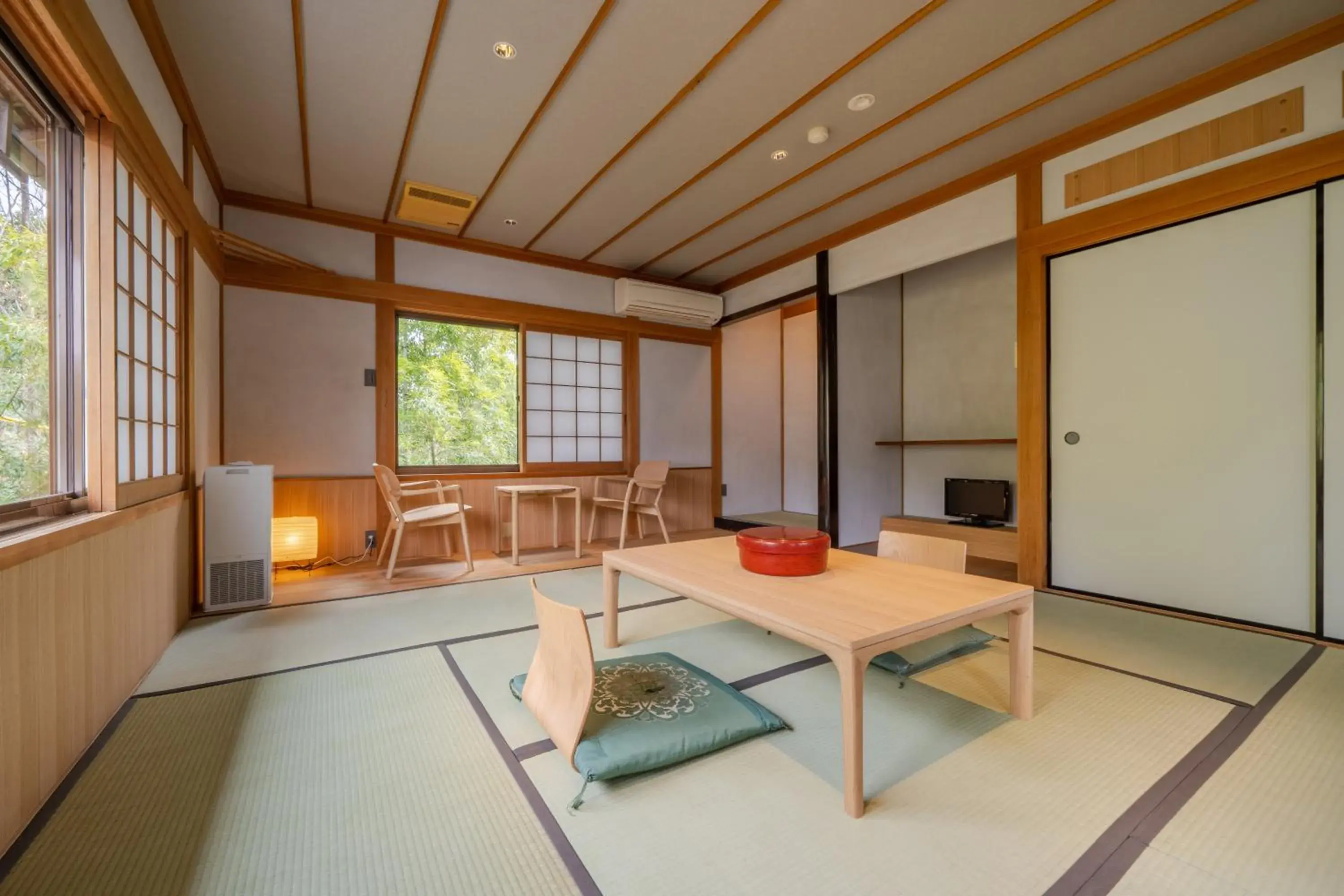 Living room, Seating Area in RYOKAN YAMAZAKI 