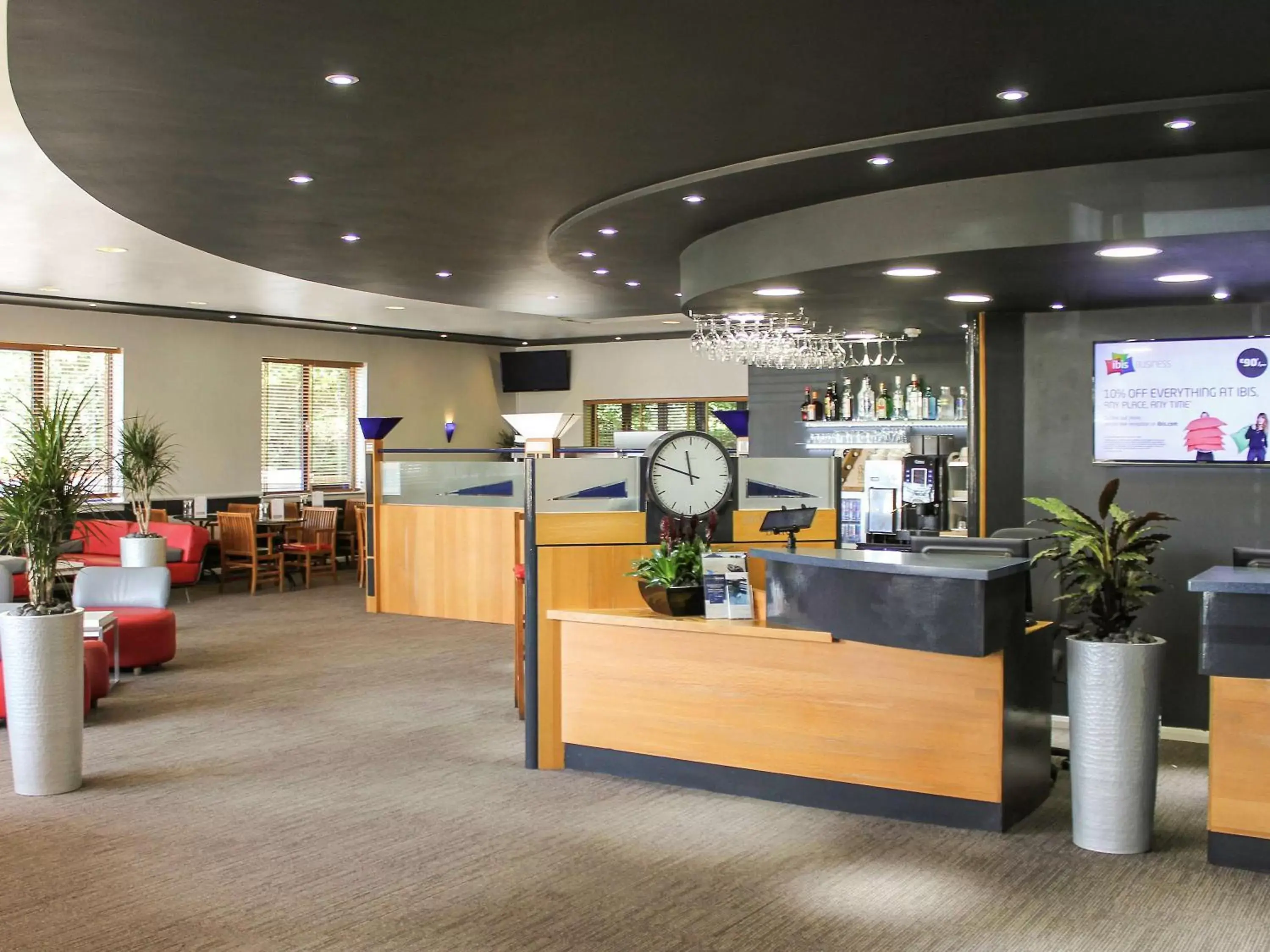 Property building, Lobby/Reception in ibis Cardiff Gate - International Business Park