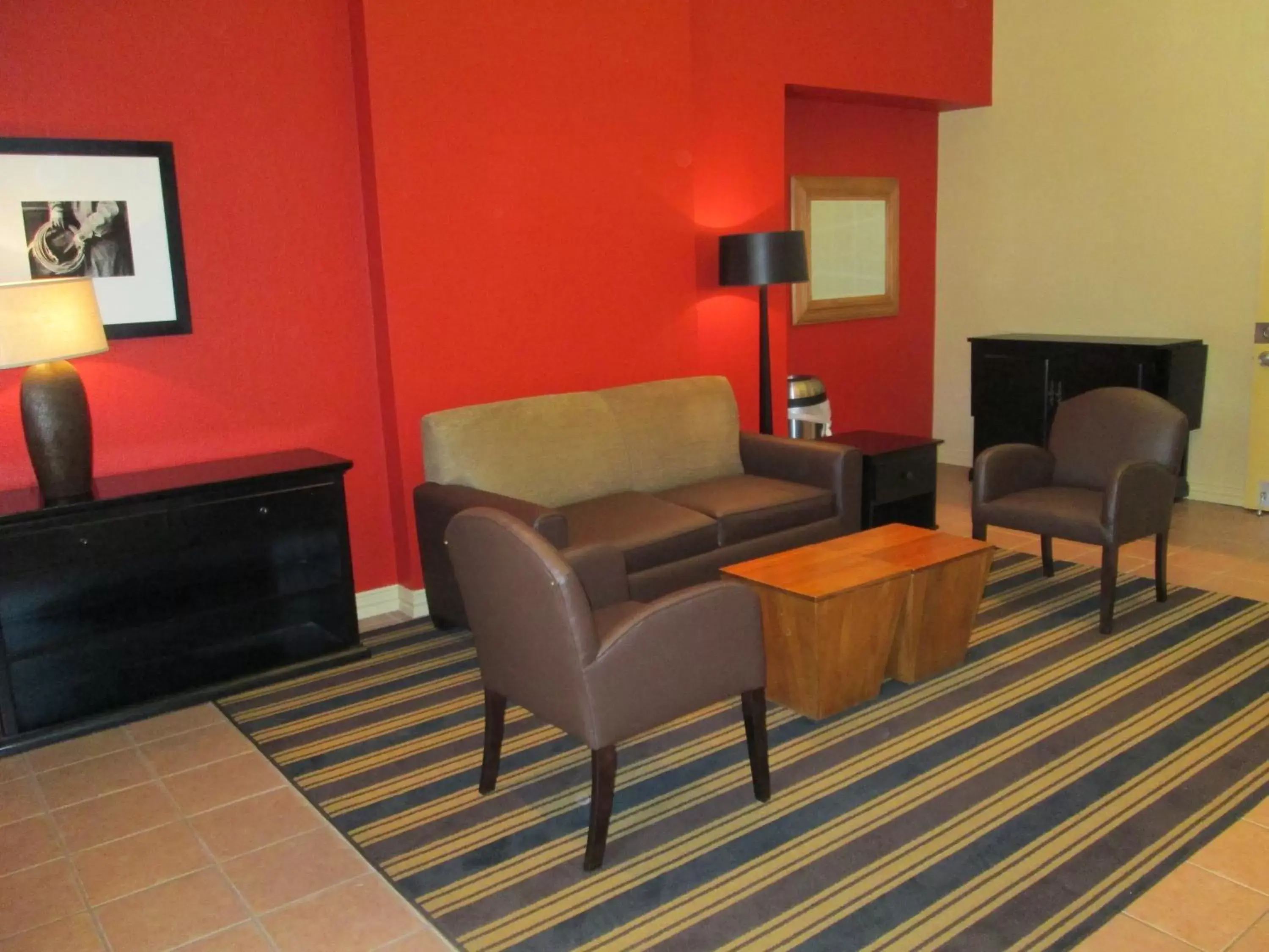 Lobby or reception, Seating Area in Extended Stay America Suites - Dallas - DFW Airport N