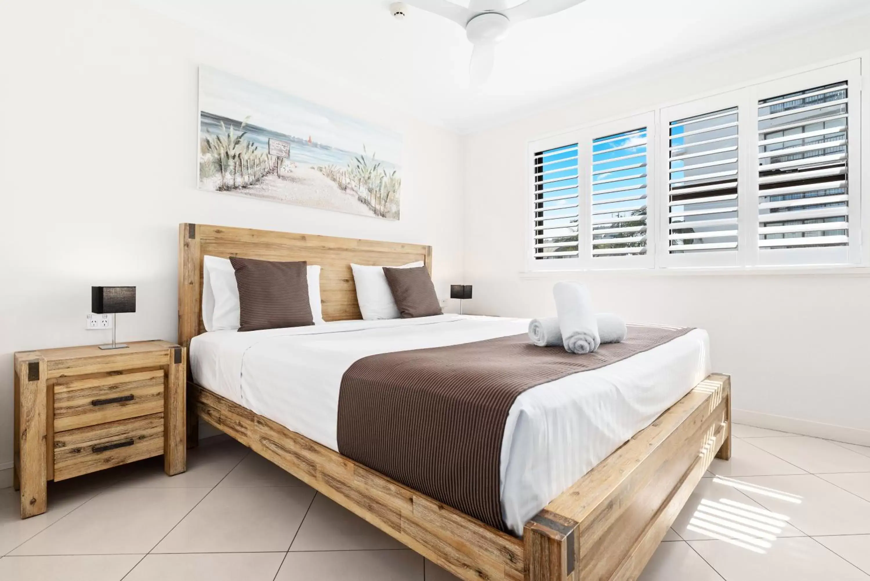 Bedroom, Bed in Windward Apartments
