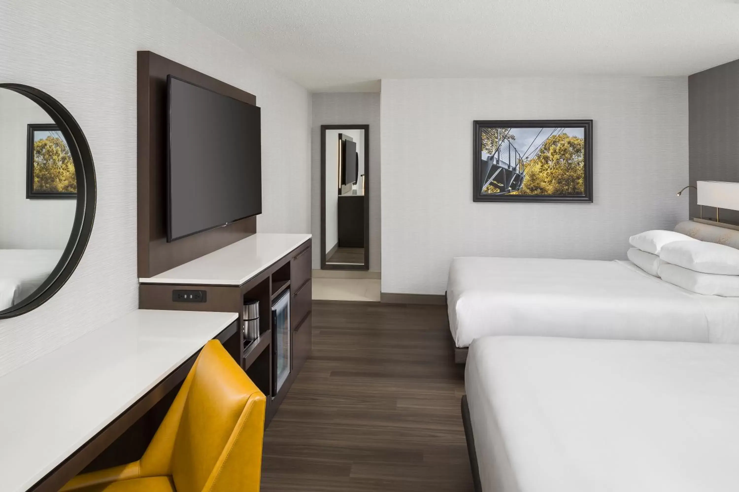 Living room, Bed in Hyatt Regency - Greenville Living room, Bed in Hyatt Regency - Greenville