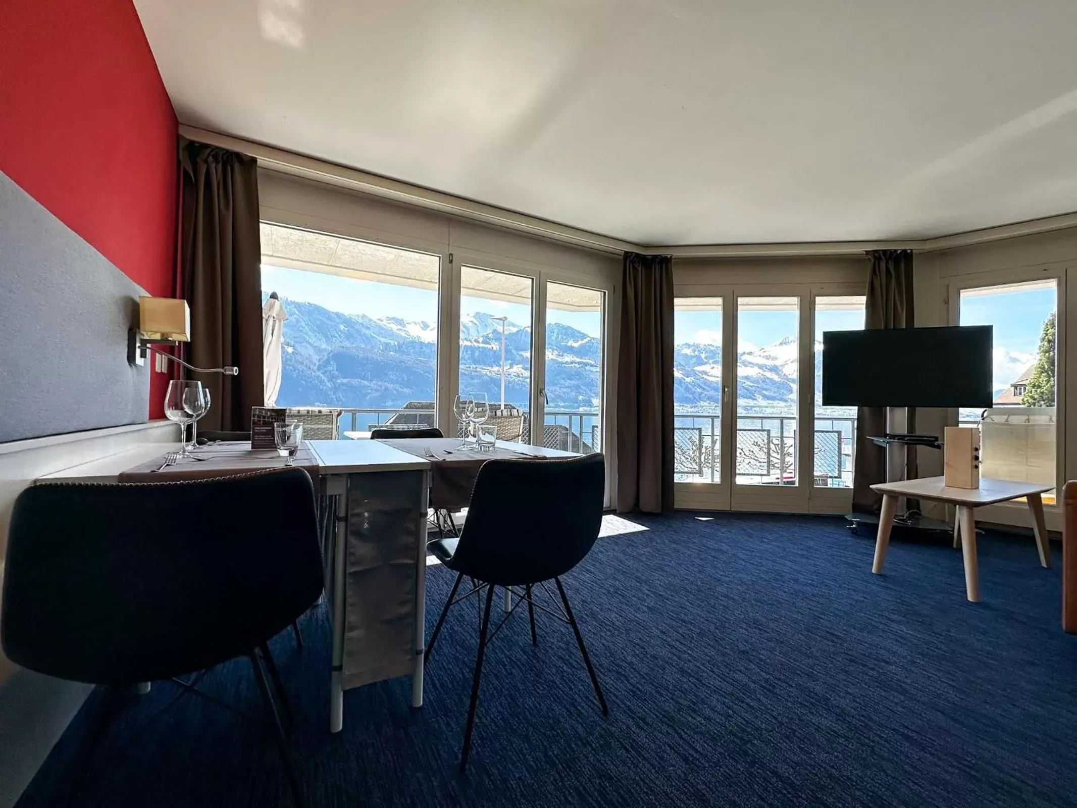 TV and multimedia in Seehotel Riviera at Lake Lucerne