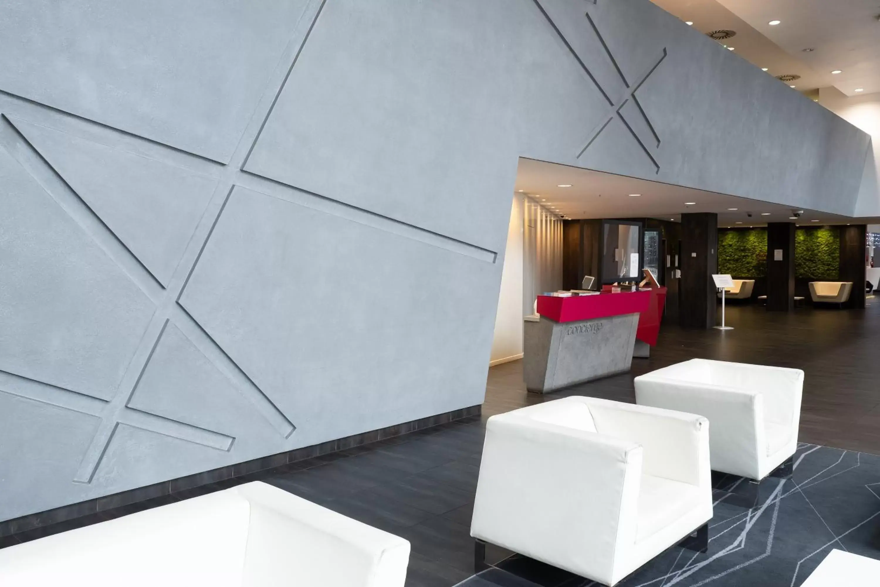Property building, Lobby/Reception in Crowne Plaza Manchester City Centre, an IHG Hotel