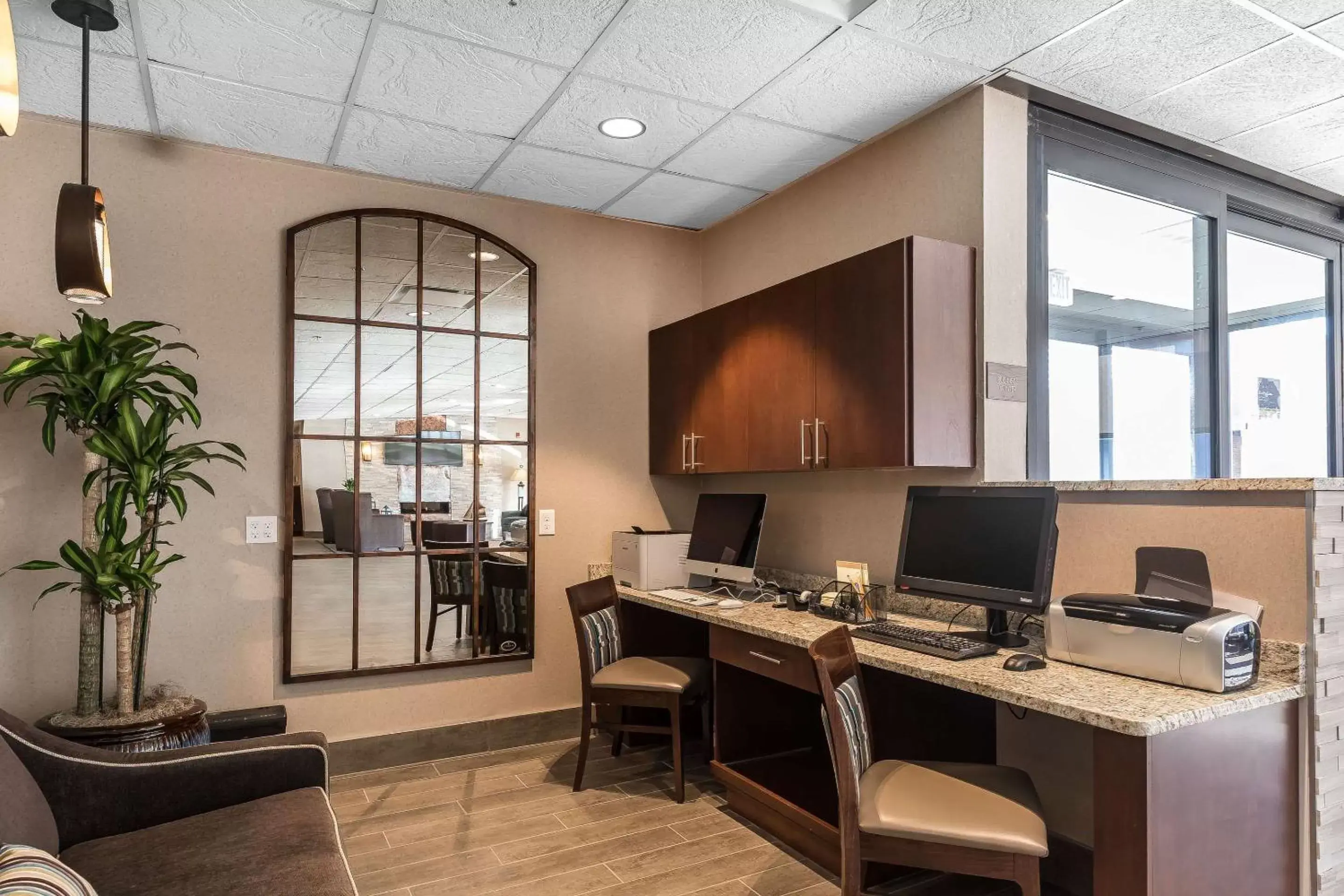 Lobby or reception in Comfort Inn Bay City - Riverfront