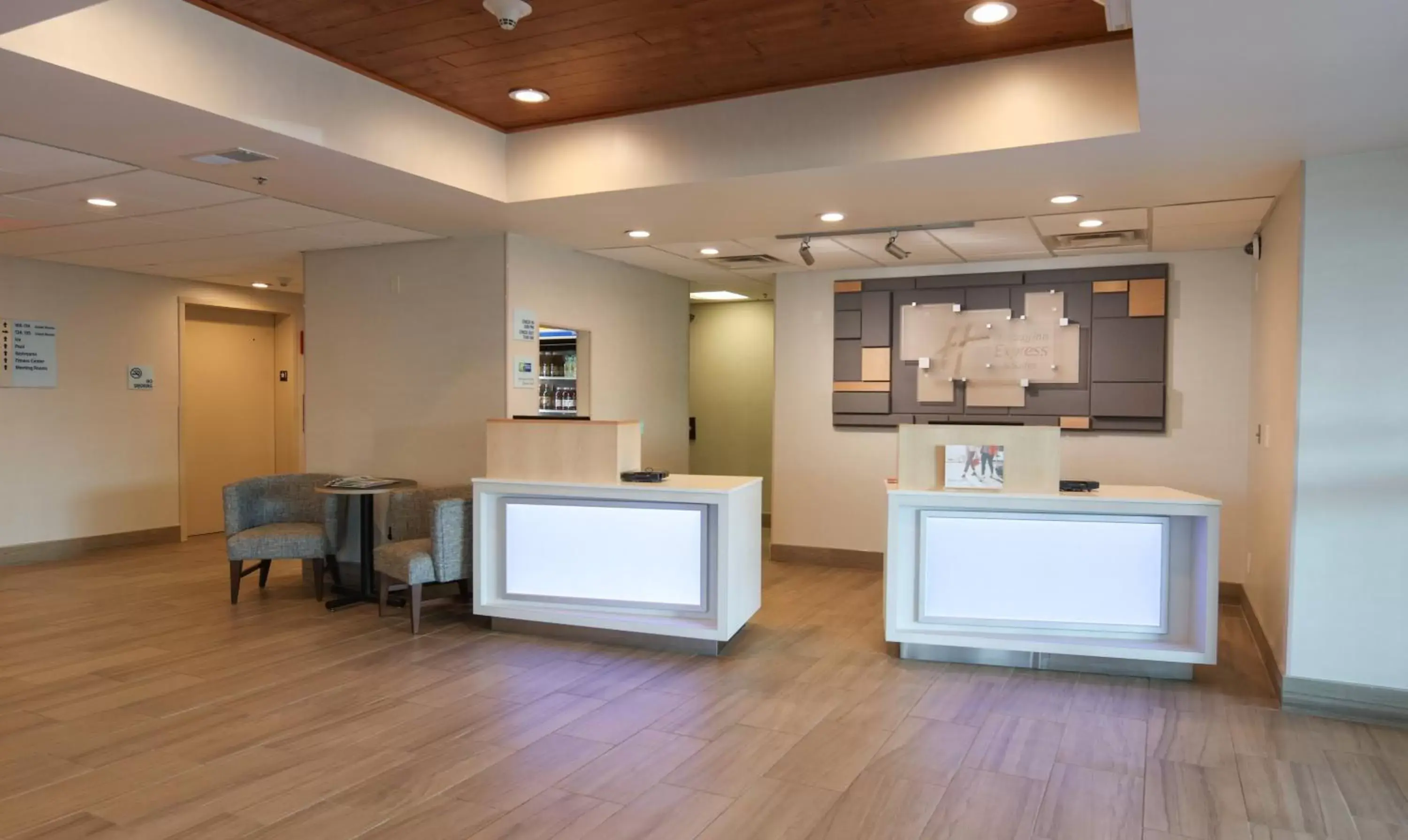 Property building, Lobby/Reception in Holiday Inn Express Hotel & Suites Cincinnati Southeast Newport, an IHG Hotel