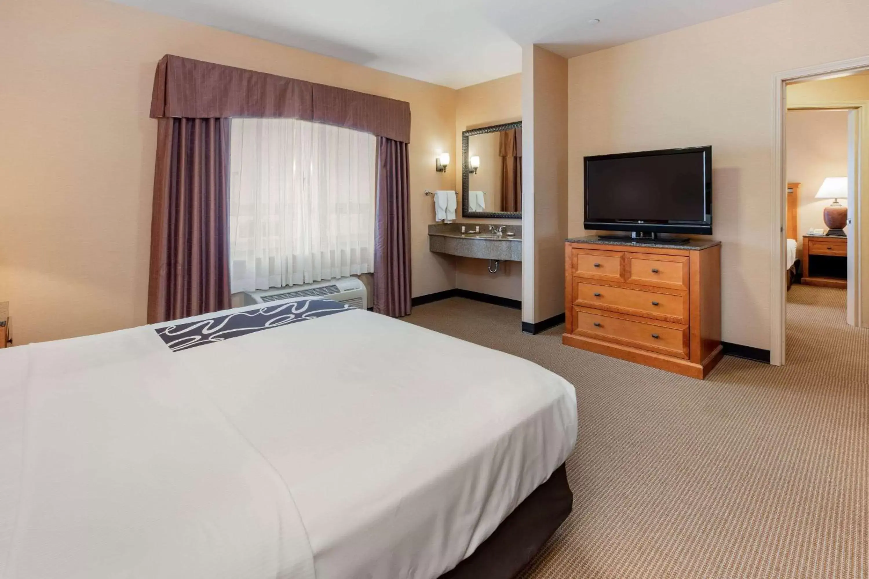 Photo of the whole room, Bed in La Quinta by Wyndham Twin Falls