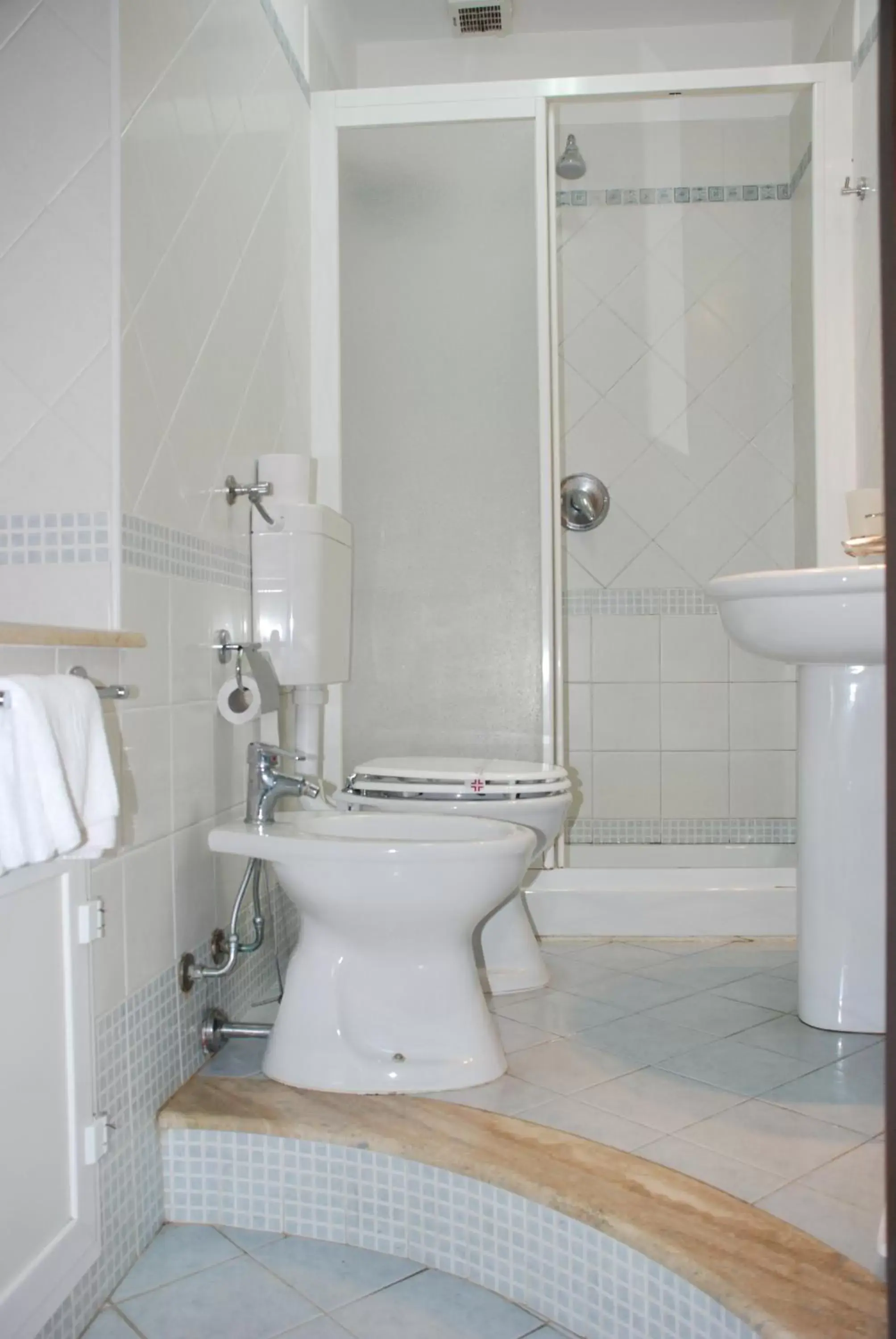 Bathroom in Hotel del Centro