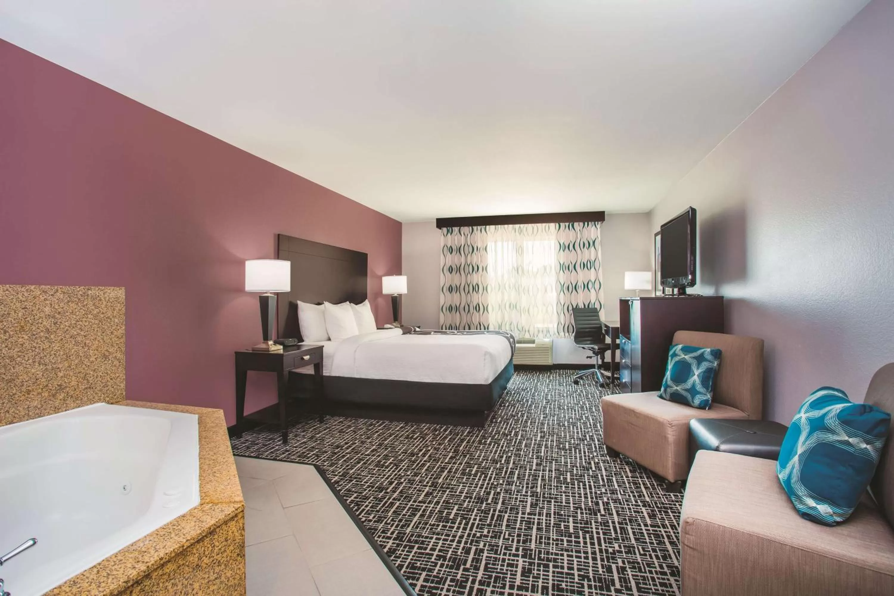 Deluxe King Suite - Non-Smoking in La Quinta by Wyndham Russellville