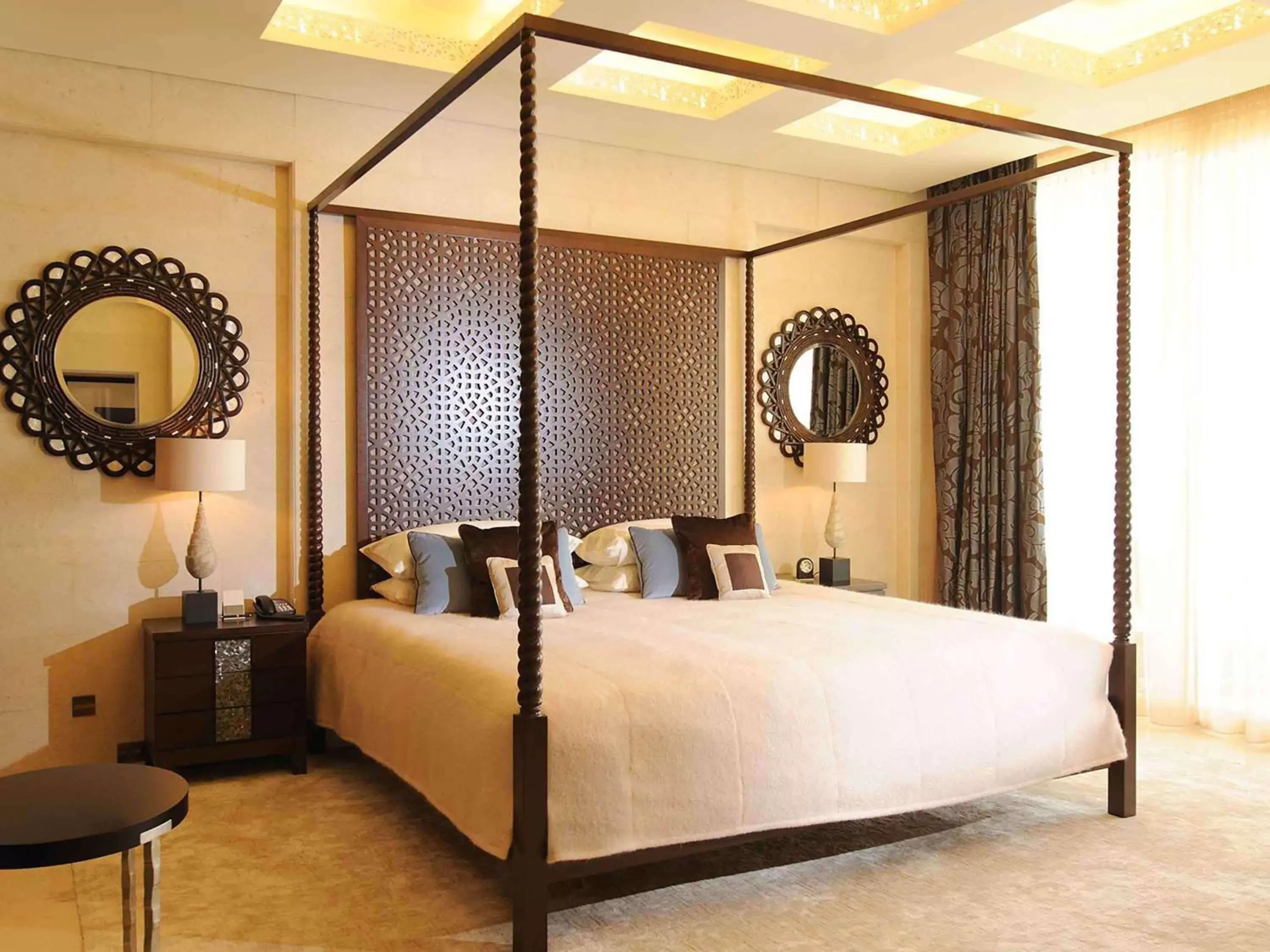 Photo of the whole room, Bed in Raffles Dubai
