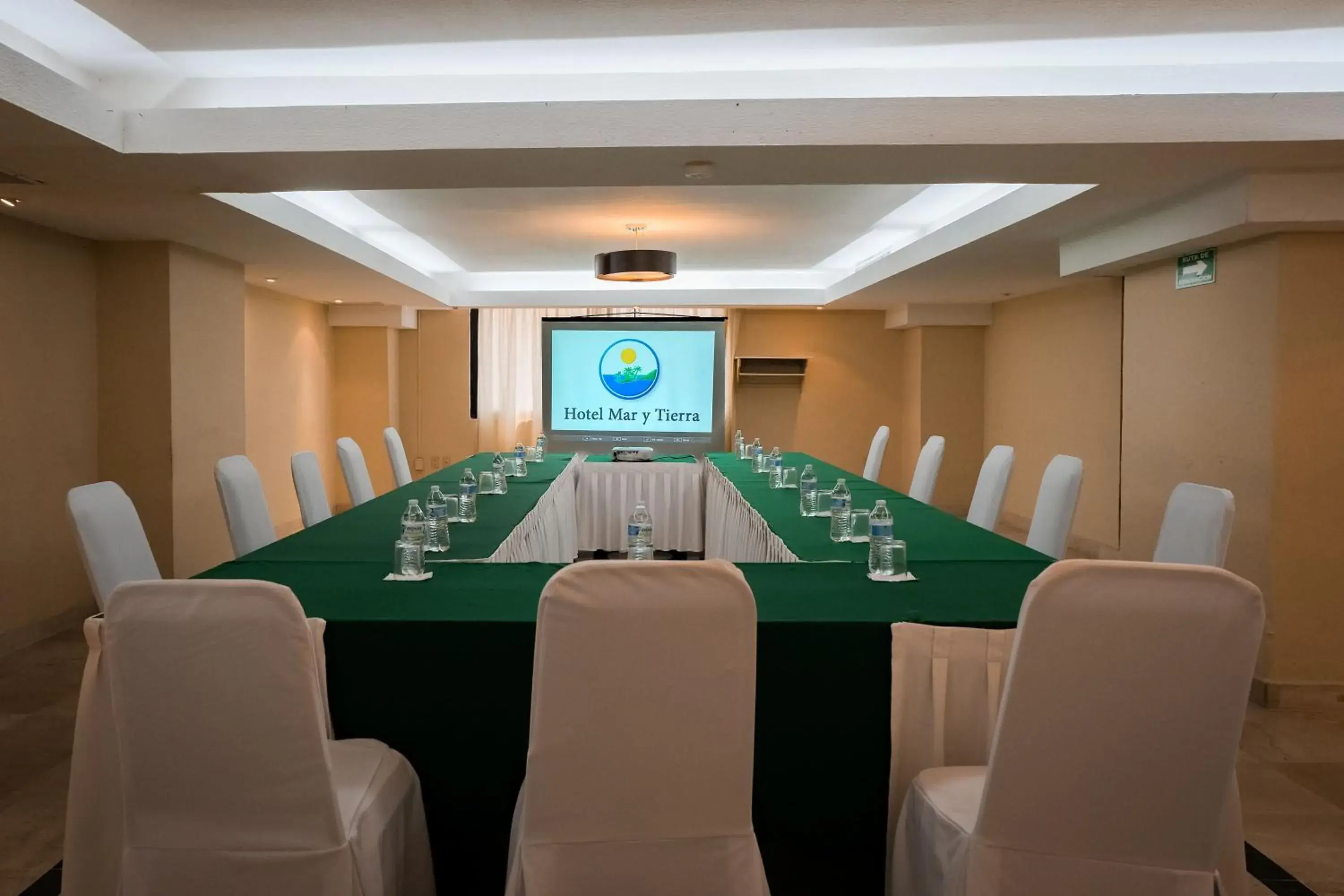 Meeting/conference room in Hotel Mar y Tierra