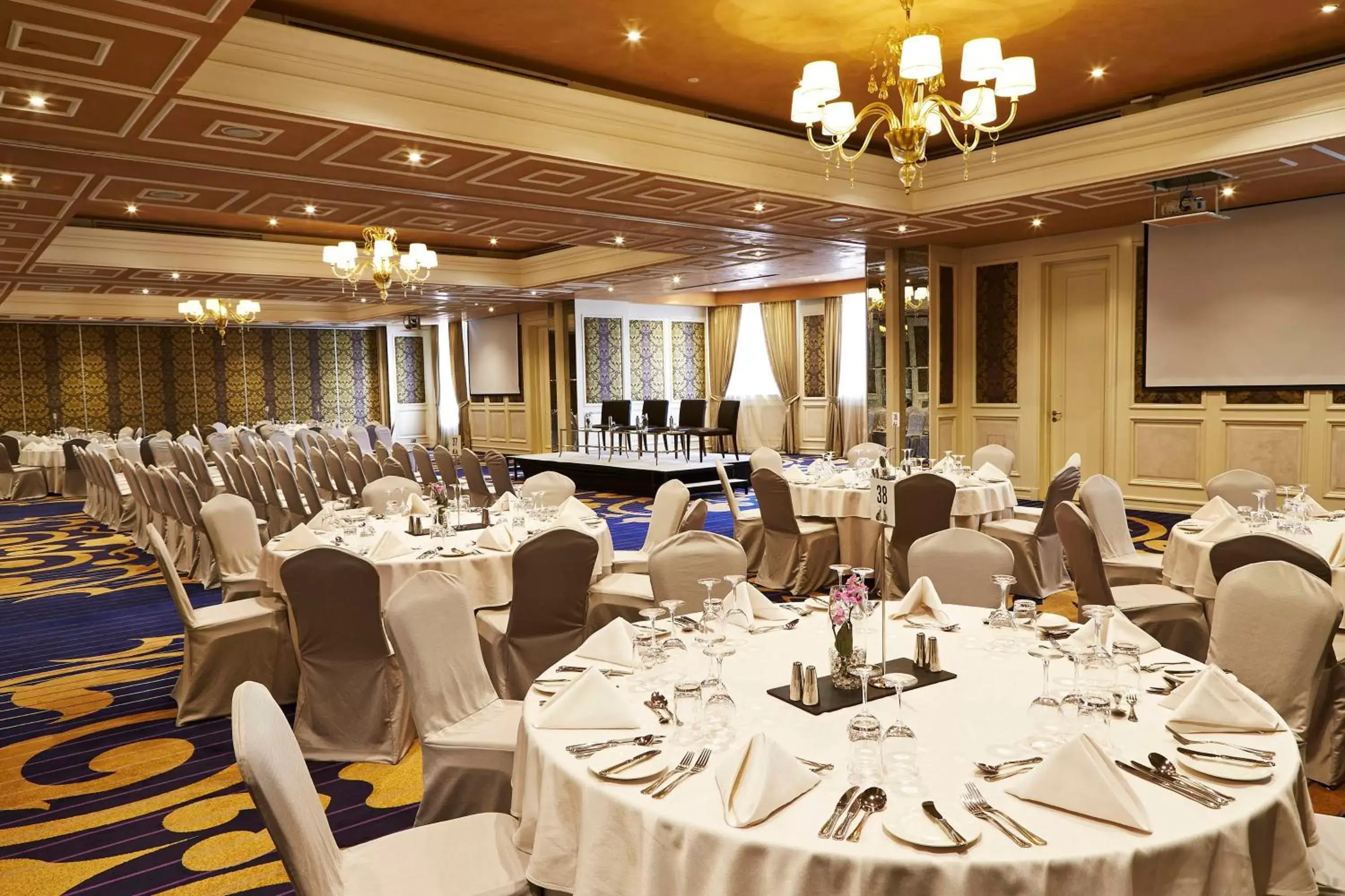 Meeting/conference room, Restaurant/Places to Eat in Villa Rosa Kempinski