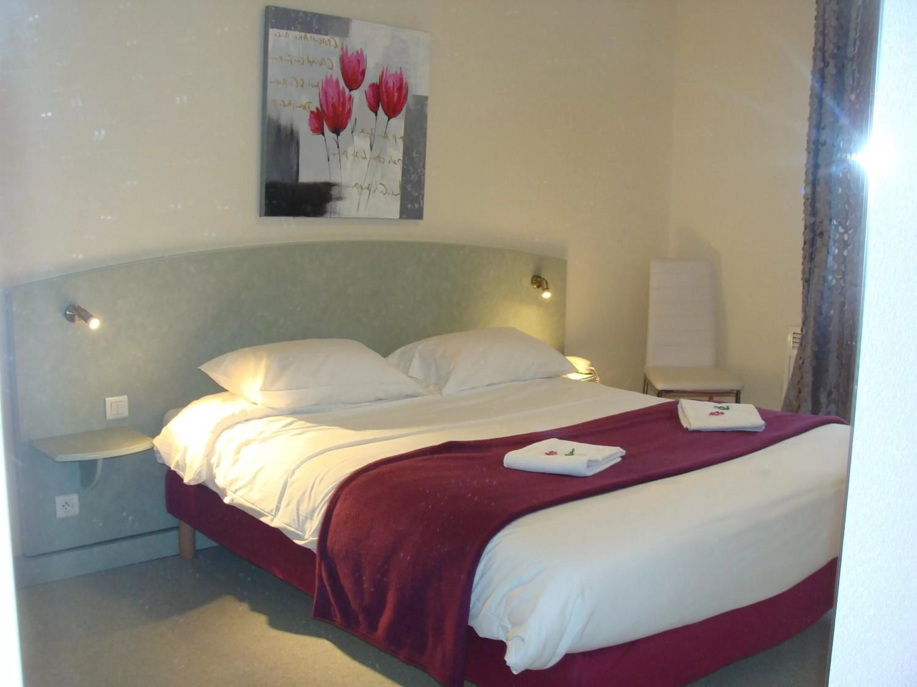 Photo of the whole room in Abel Hôtel