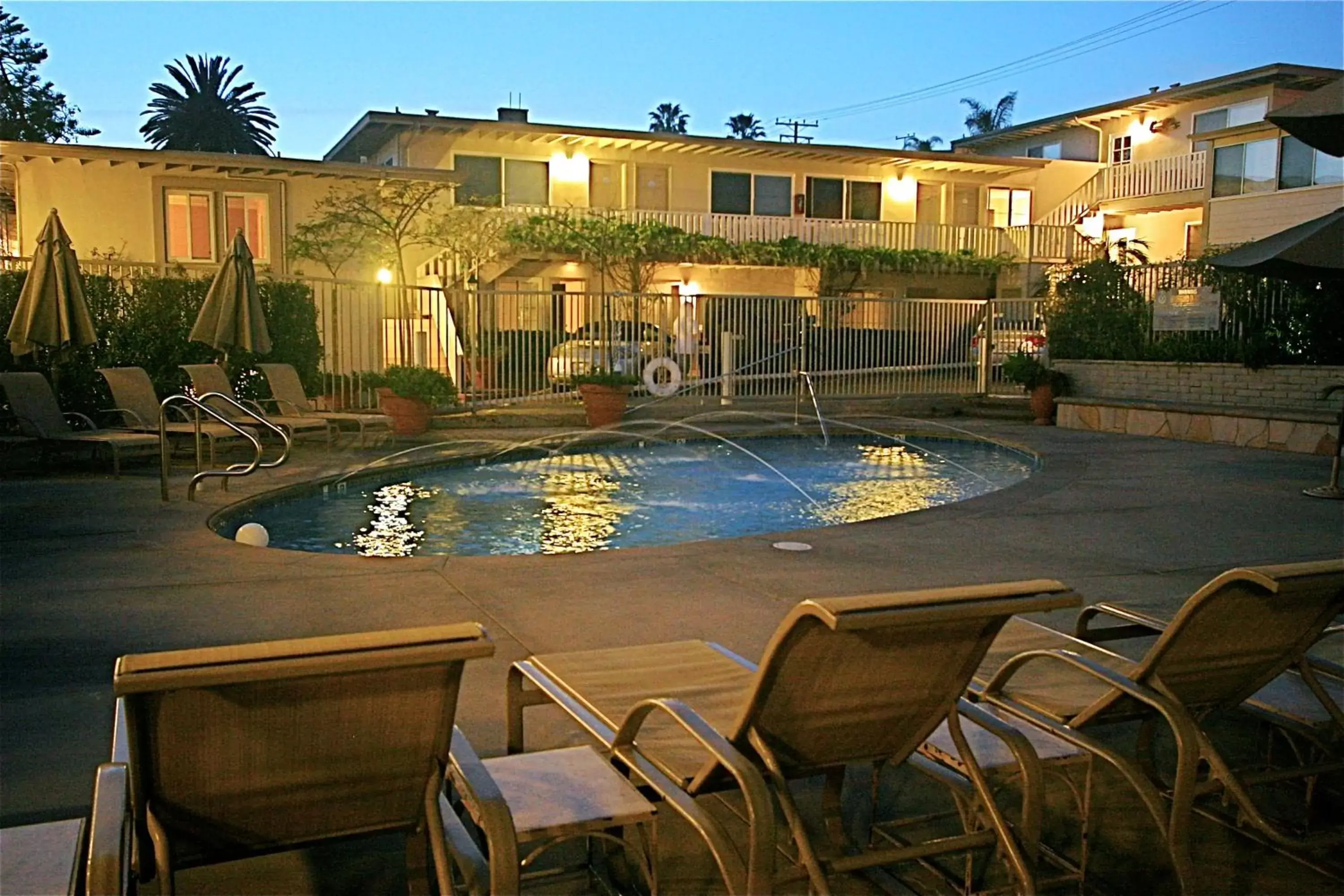 Swimming pool in The Tides Laguna Beach Swimming pool in The Tides Laguna Beach
