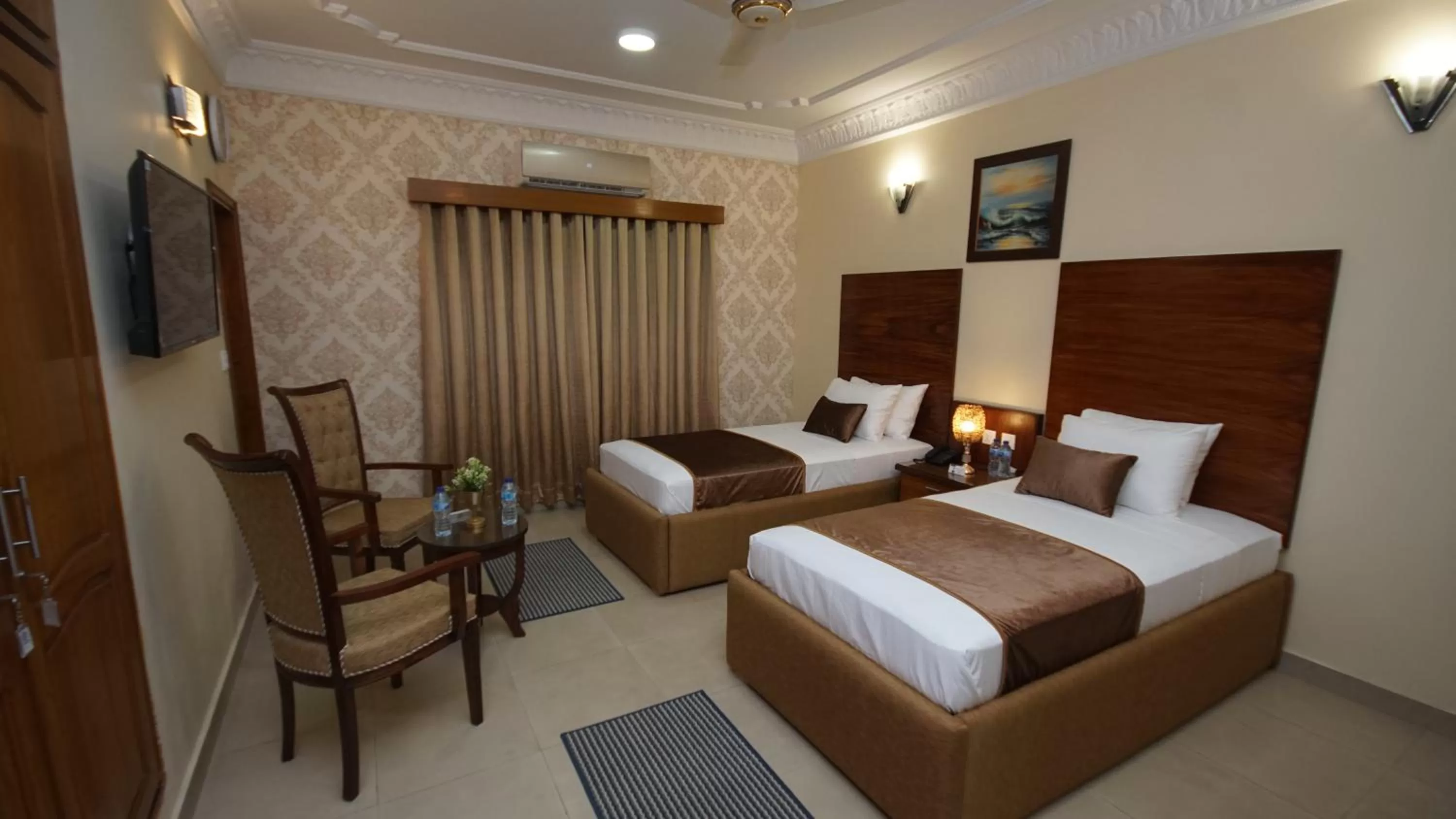 Bed in World Inn Karachi