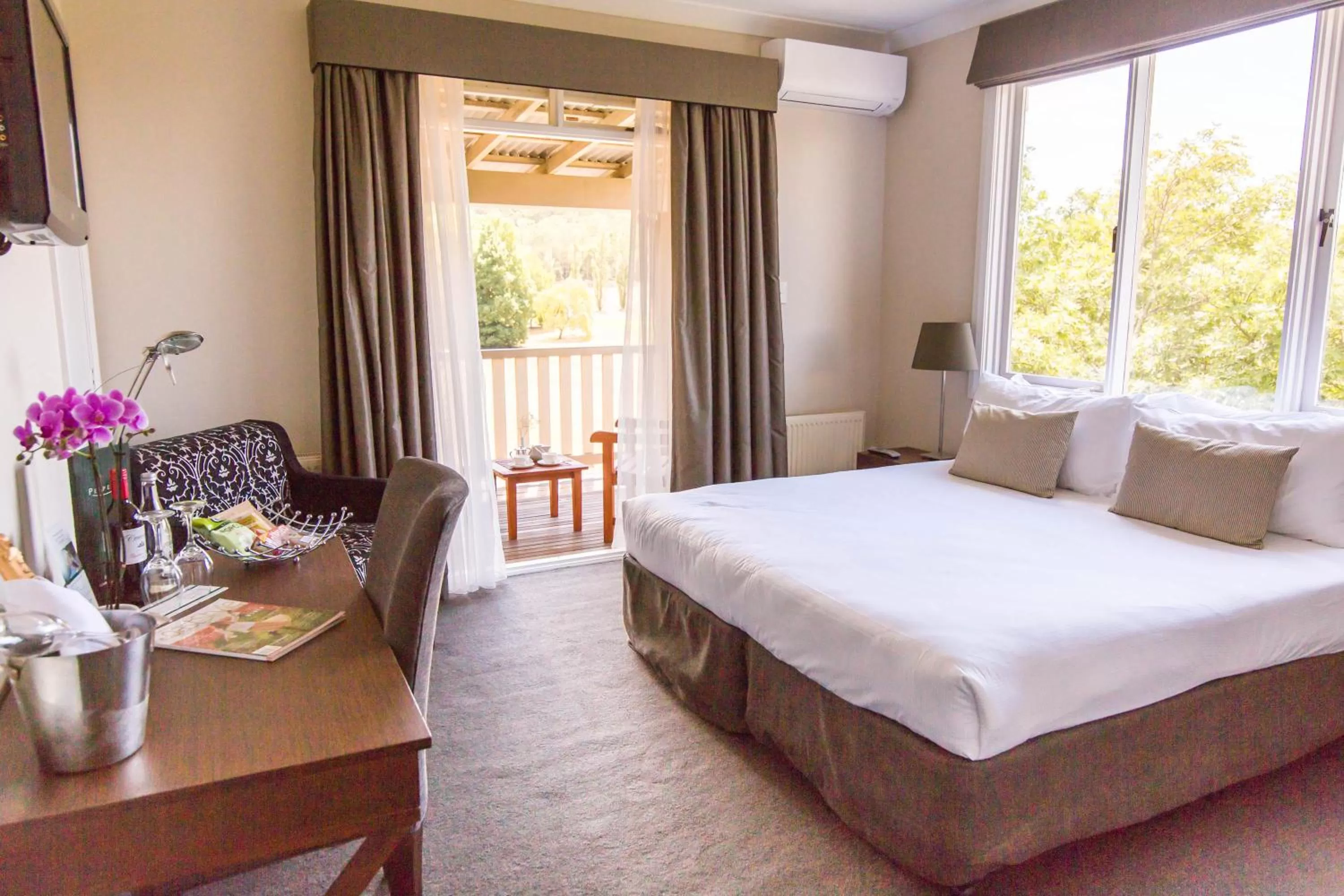 Bed in Peppers Craigieburn Resort