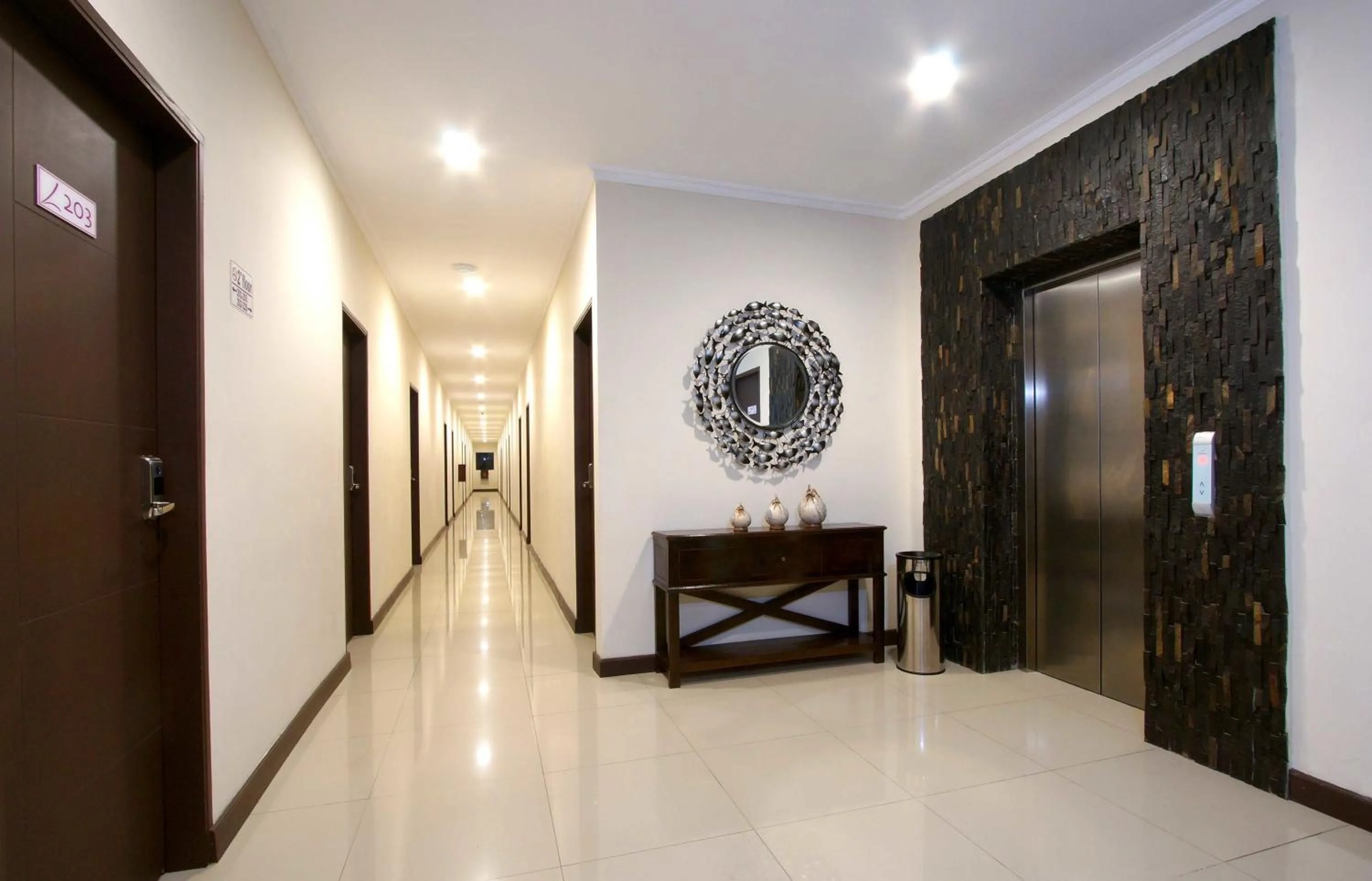 Area and facilities in Laxston Hotel