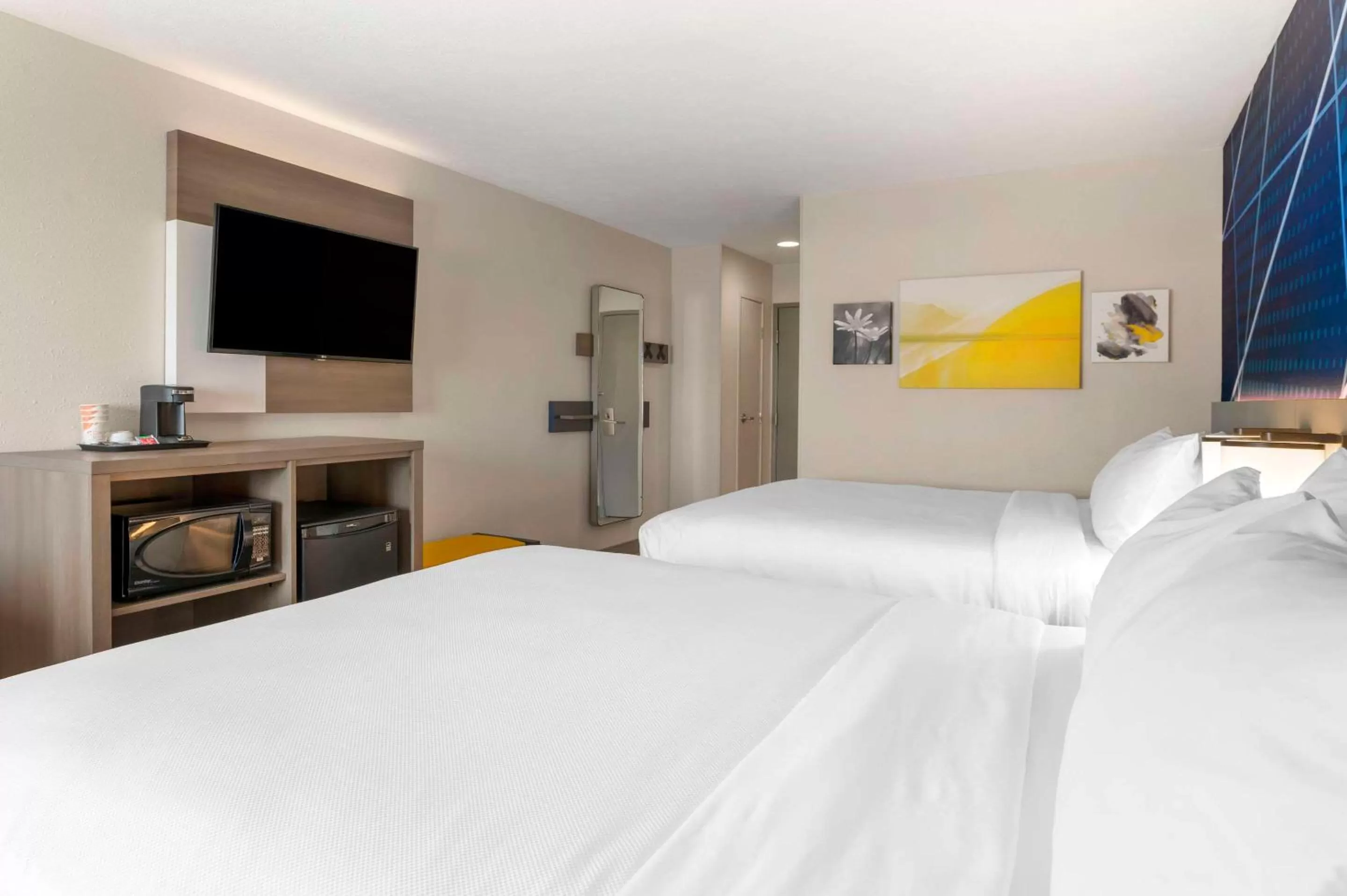 Bed in Comfort Inn Edinburgh - Columbus