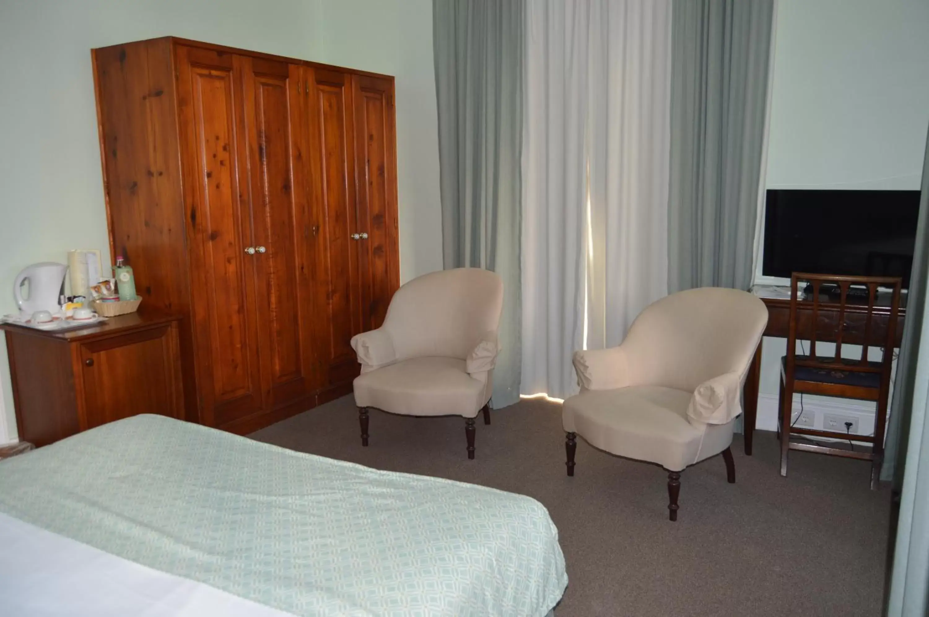 Bedroom, Seating Area in Quinta Da Penha De Franca