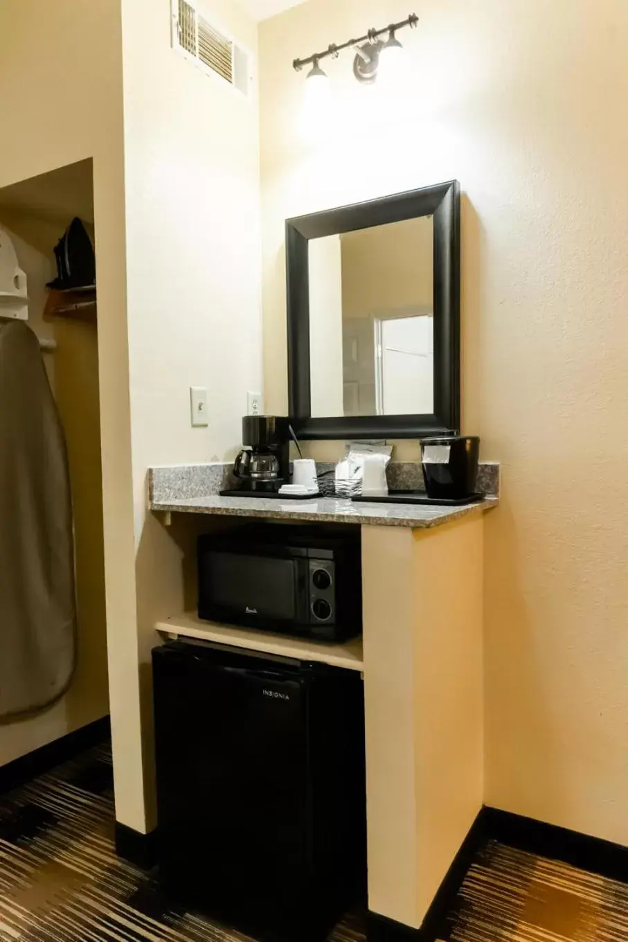 Bathroom in Country Inn & Suites by Radisson, Helen, GA