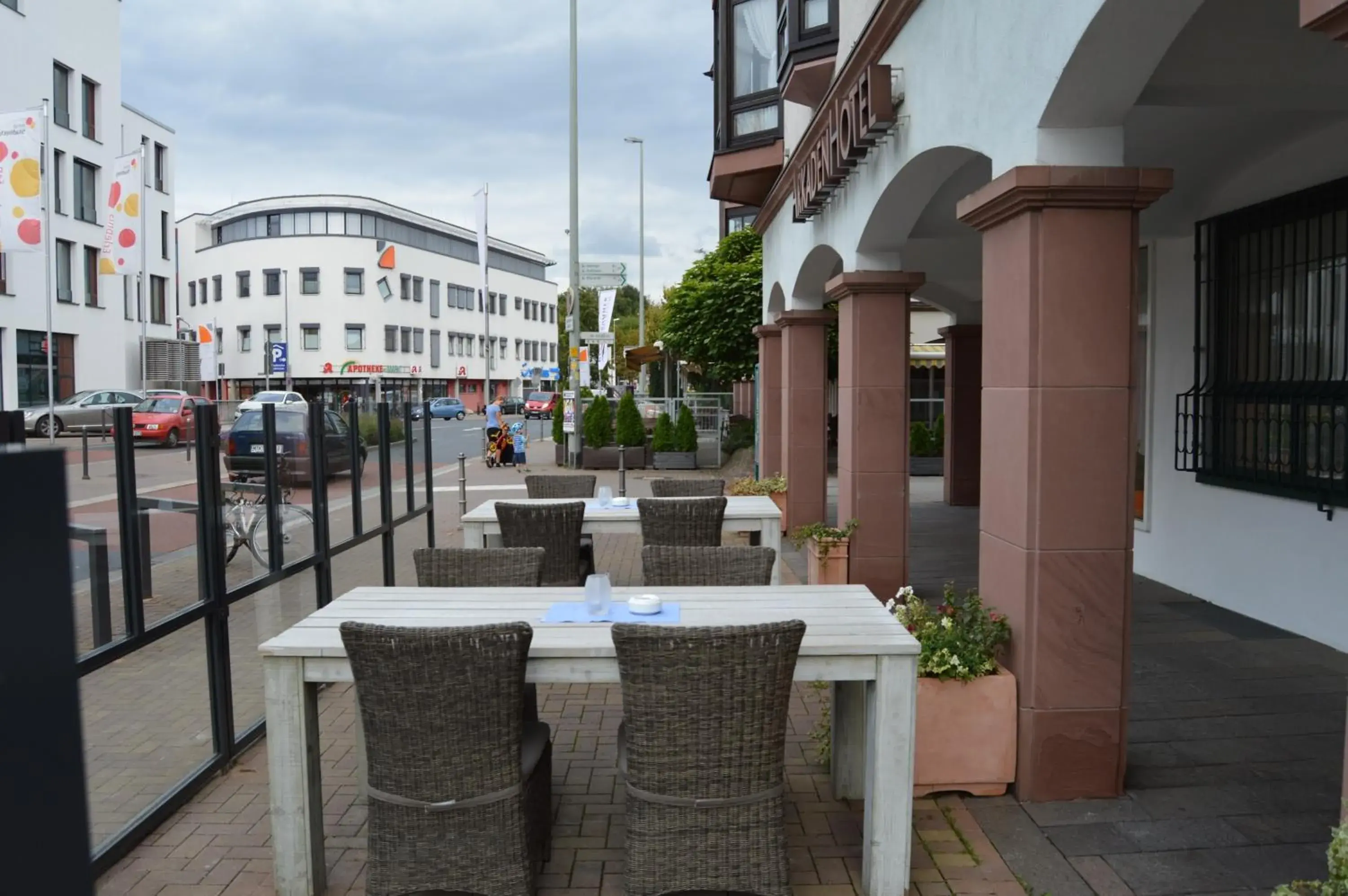 Restaurant/places to eat in Arkaden Hotel