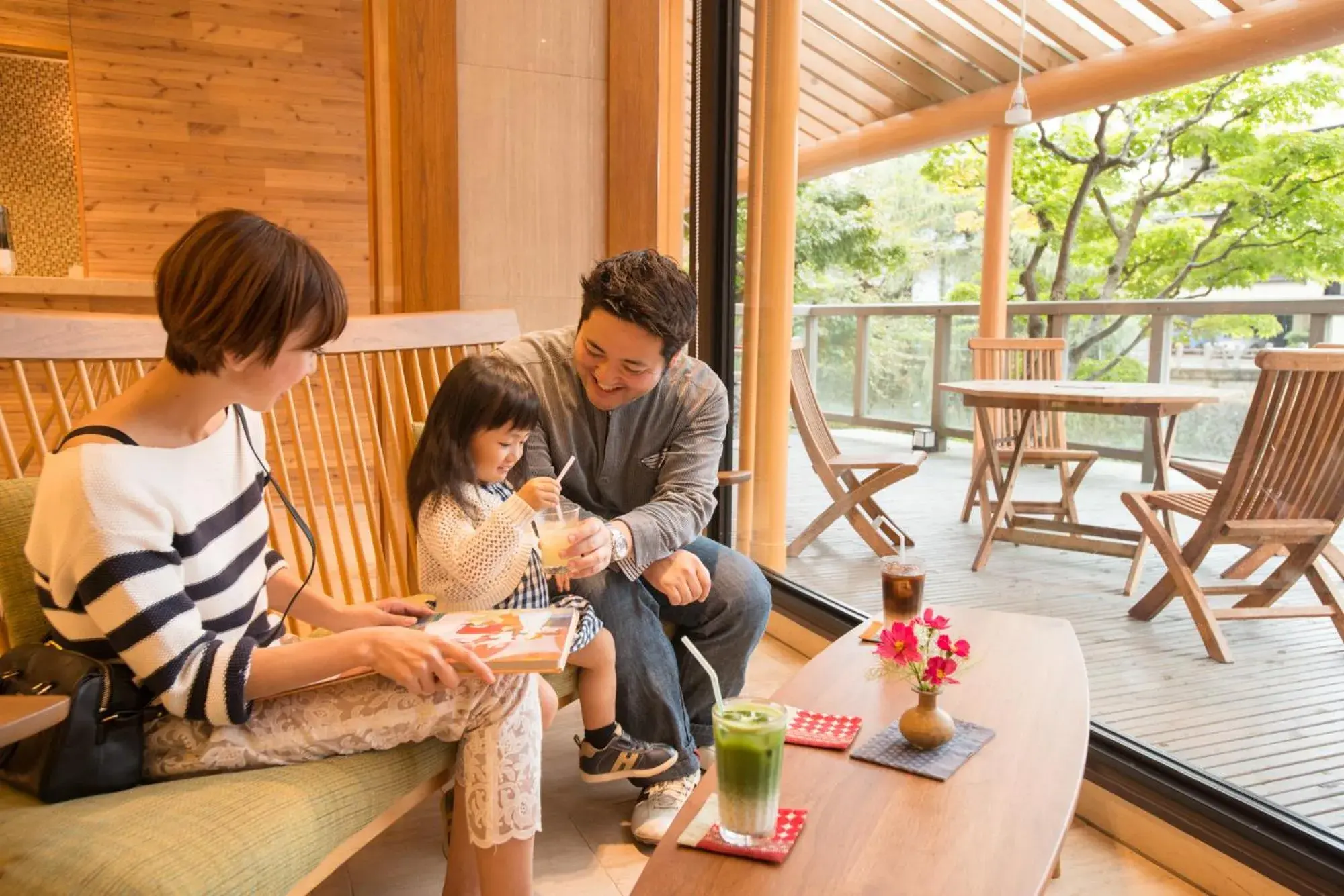 People in Honjin Hiranoya Bekkan Annex