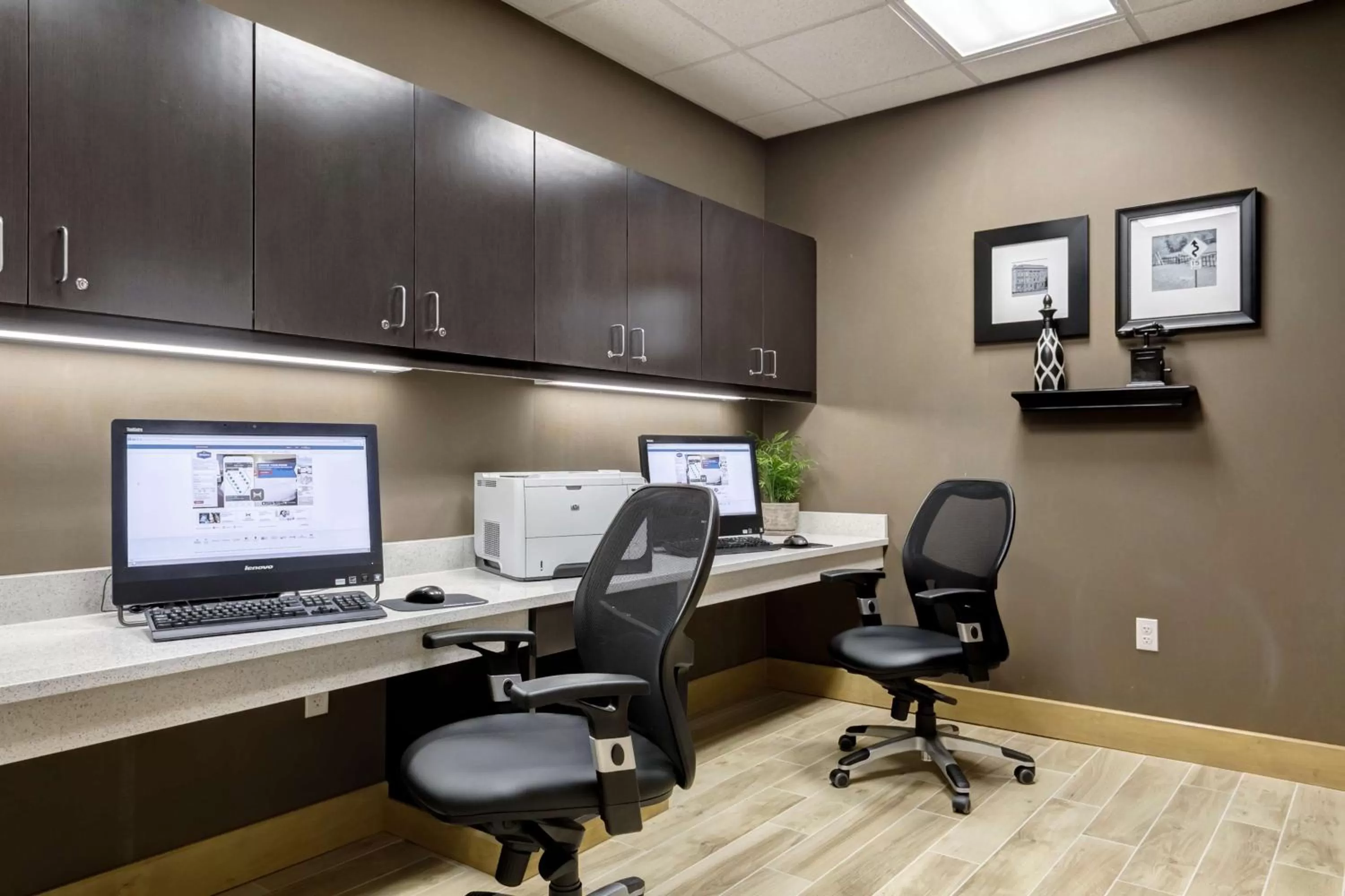 Business facilities in Hampton Inn Poplar Bluff